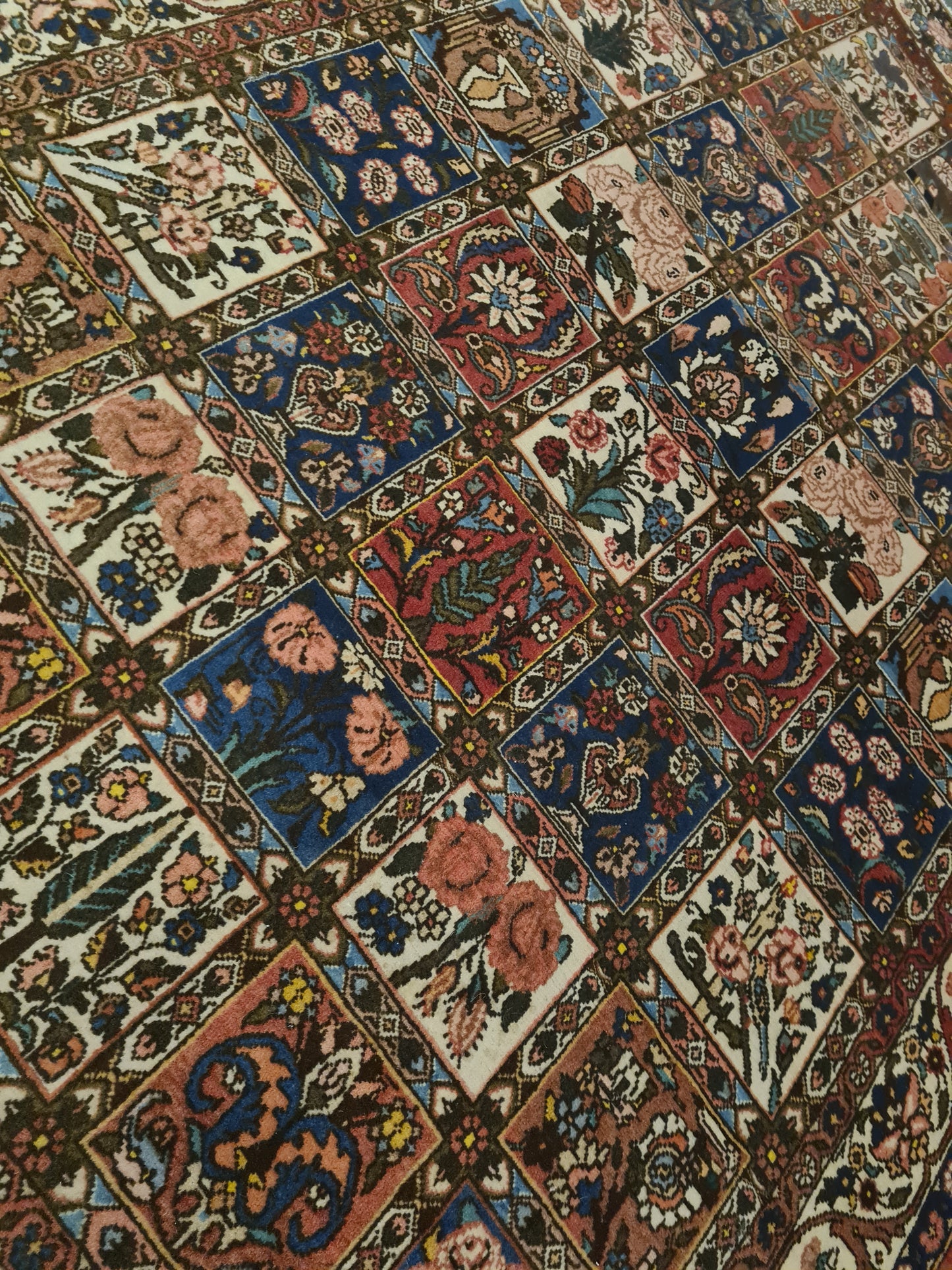 Perserteppich Orientteppich Handgeknüpfter Teppich Bachtiar 190x135cm