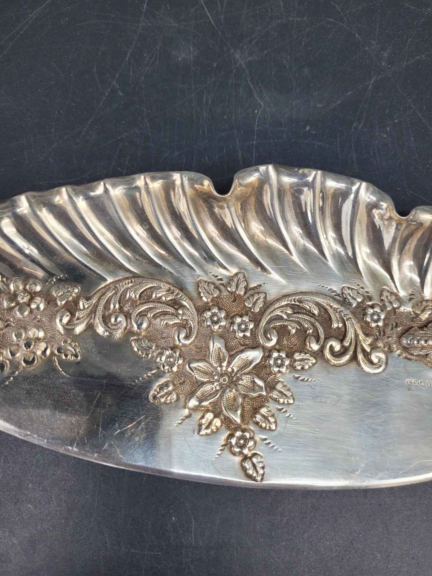 Antiker 925er Sterling Silber Tortenheber mit Blumenrelief aus England