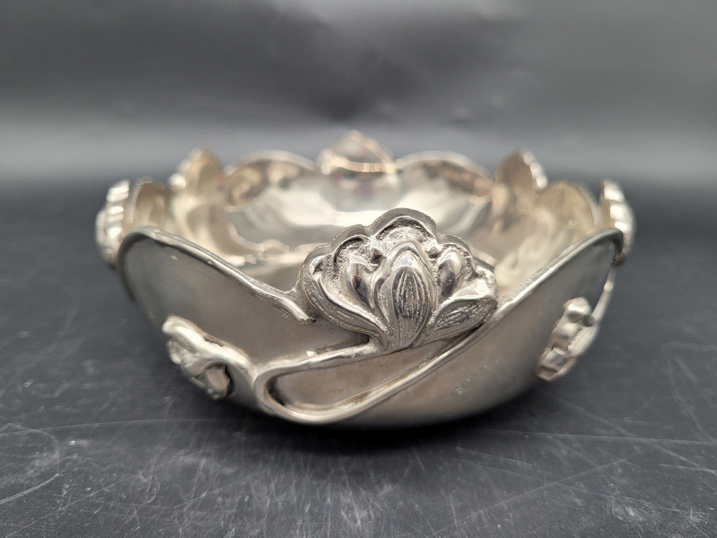 Dekorative Jugendstil Neusilber Schale Reich verziert 655g