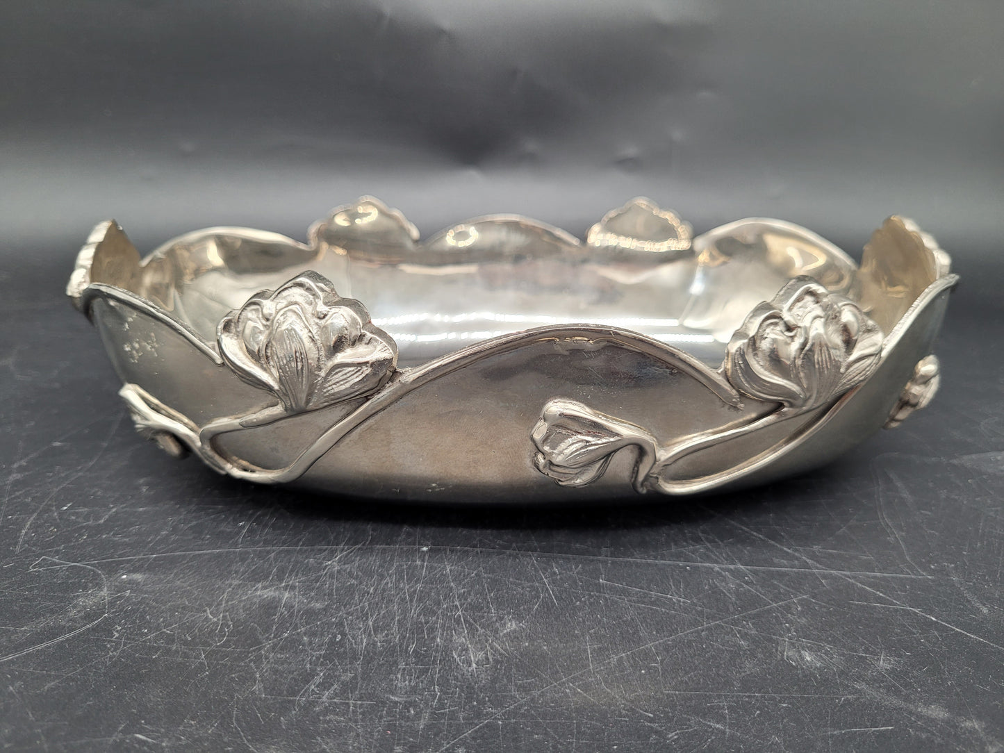 Dekorative Jugendstil Neusilber Schale Reich verziert 655g