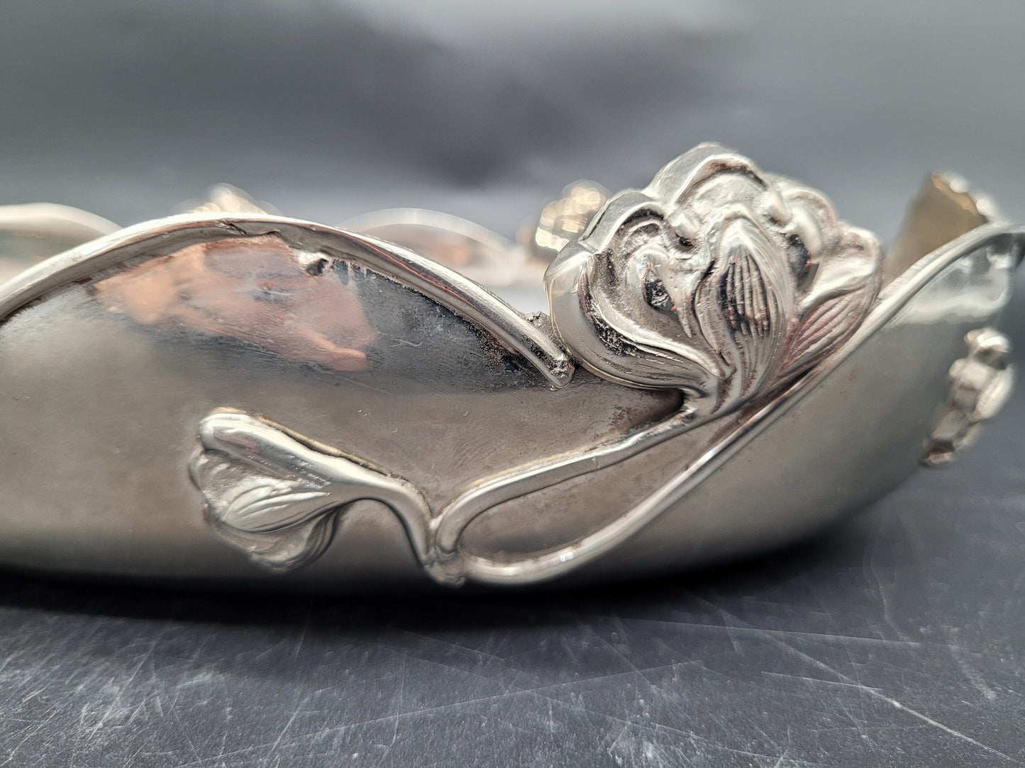 Dekorative Jugendstil Neusilber Schale Reich verziert 655g