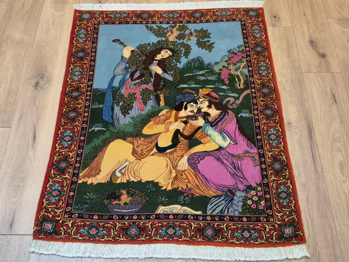 Täbriz Teppich Korkwolle figürliche Szene signiert 127×104 cm