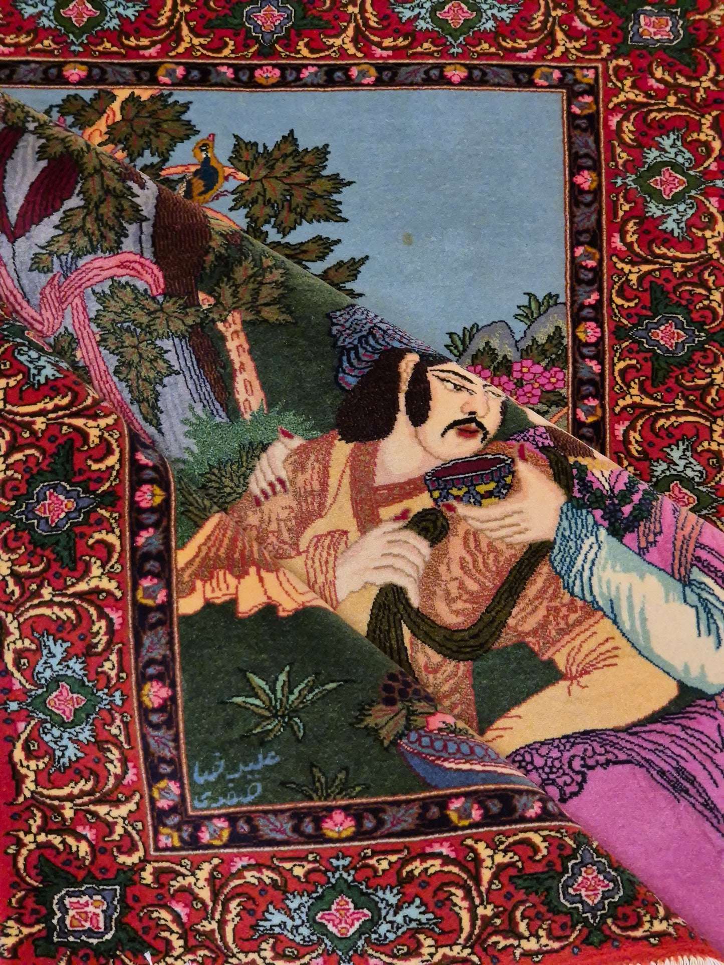 Täbriz Teppich Korkwolle figürliche Szene signiert 127×104 cm