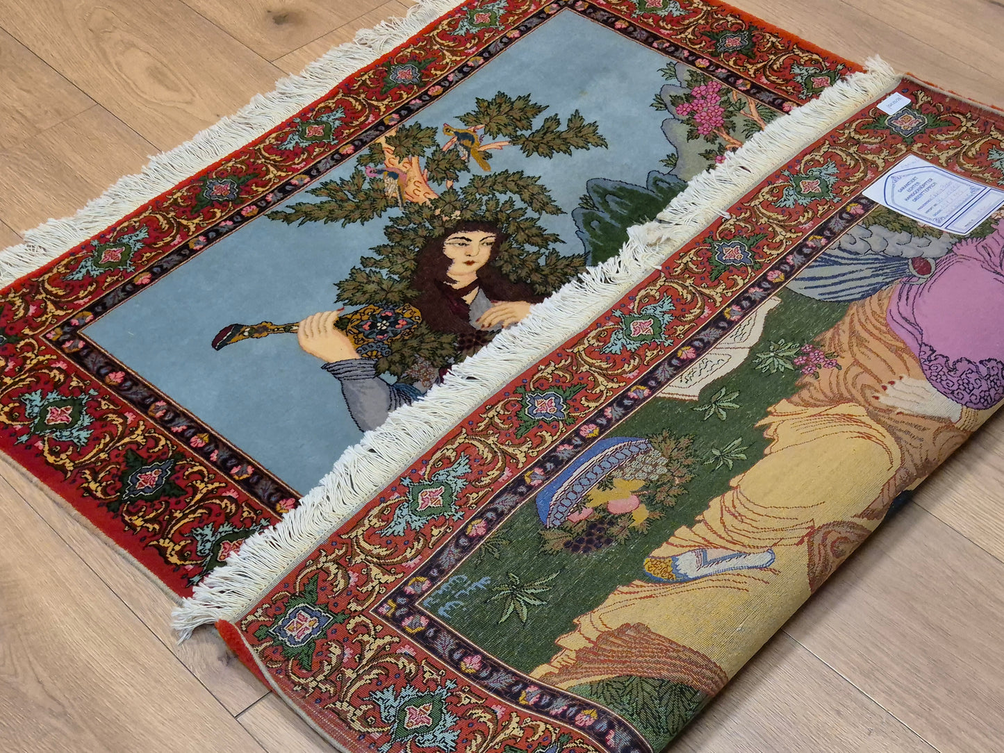 Täbriz Teppich Korkwolle figürliche Szene signiert 127×104 cm