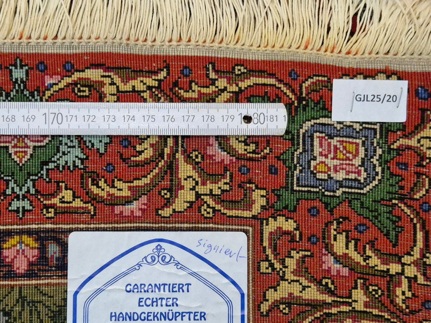 Täbriz Teppich Korkwolle figürliche Szene signiert 127×104 cm