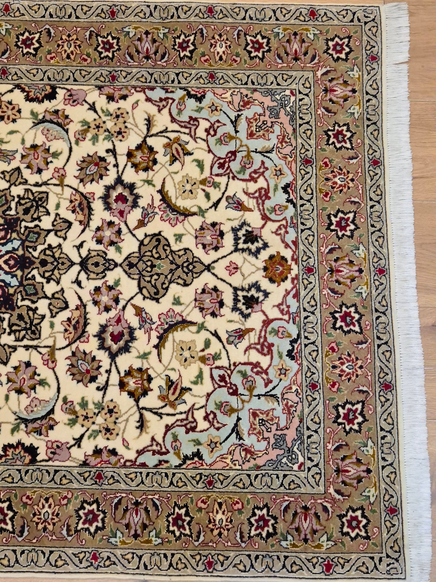 Täbriz Teppich Korkwolle und Seide florales Medaillon