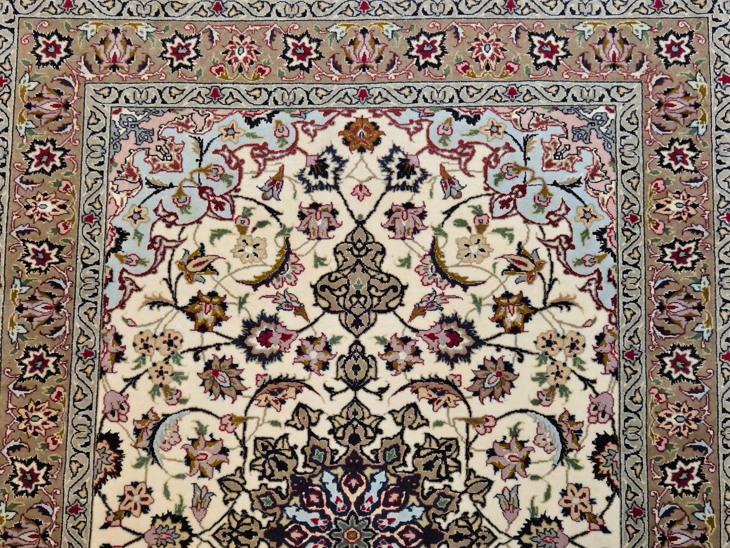 Täbriz Teppich Korkwolle und Seide florales Medaillon