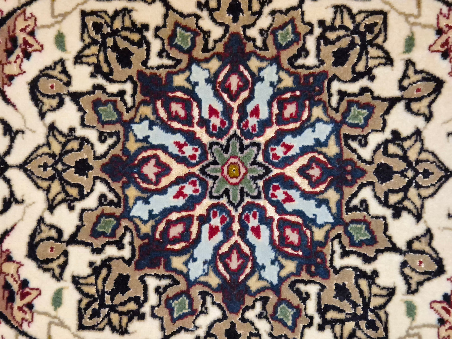 Täbriz Teppich Korkwolle und Seide florales Medaillon