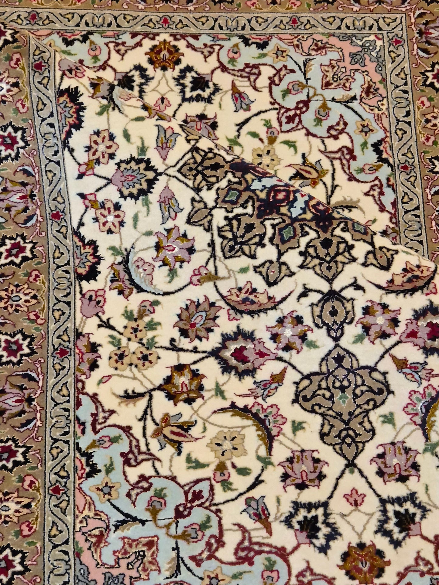 Täbriz Teppich Korkwolle und Seide florales Medaillon