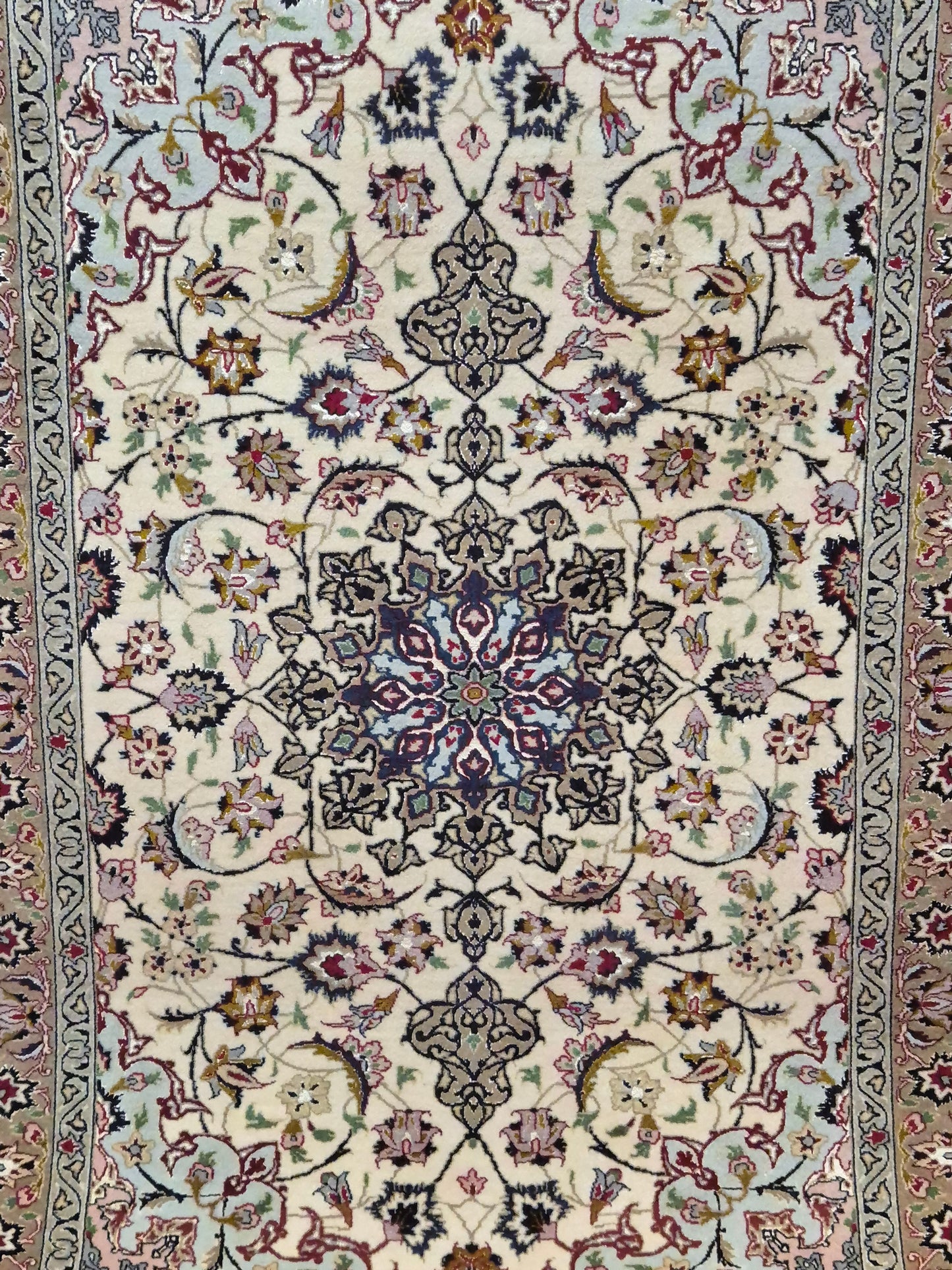 Täbriz Teppich Korkwolle und Seide florales Medaillon