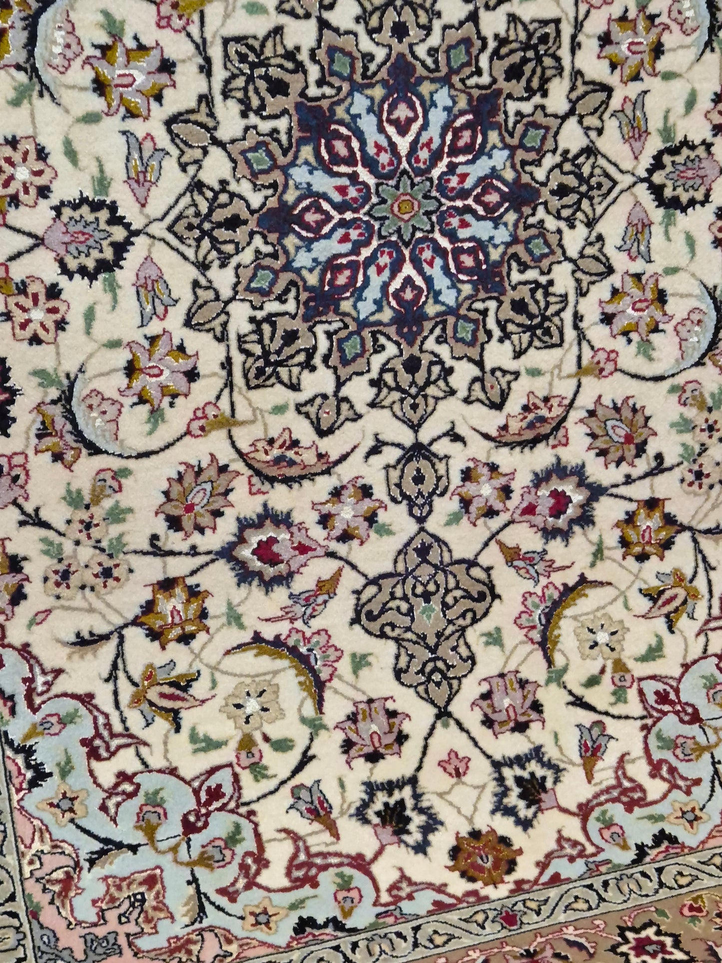 Täbriz Teppich Korkwolle und Seide florales Medaillon