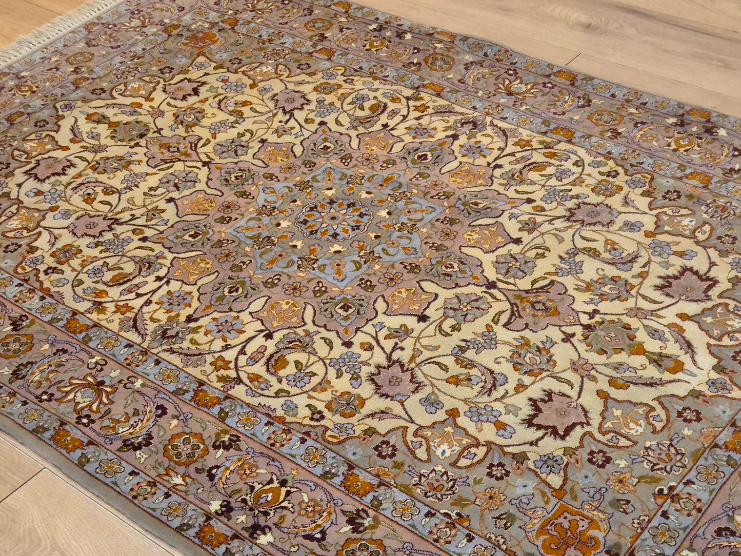 Isfahan Teppich Korkwolle mit Seide auf Seide feine Knüpfung