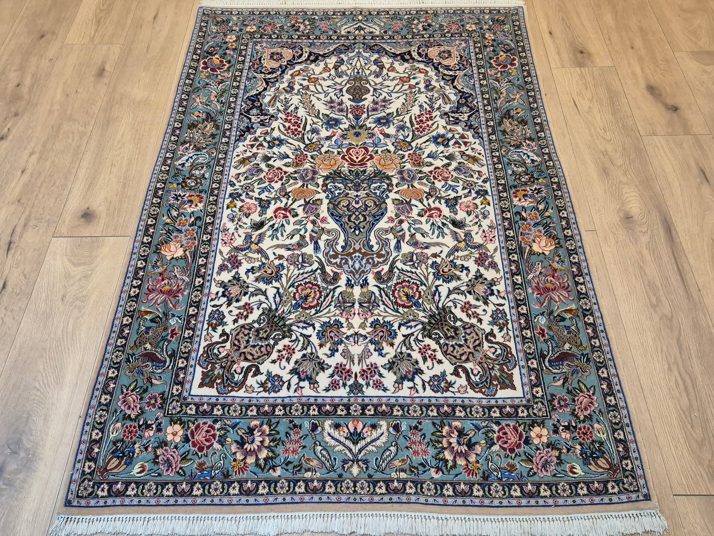 Isfahan Teppich Korkwolle Seide florales Medaillon feine Knüpfung