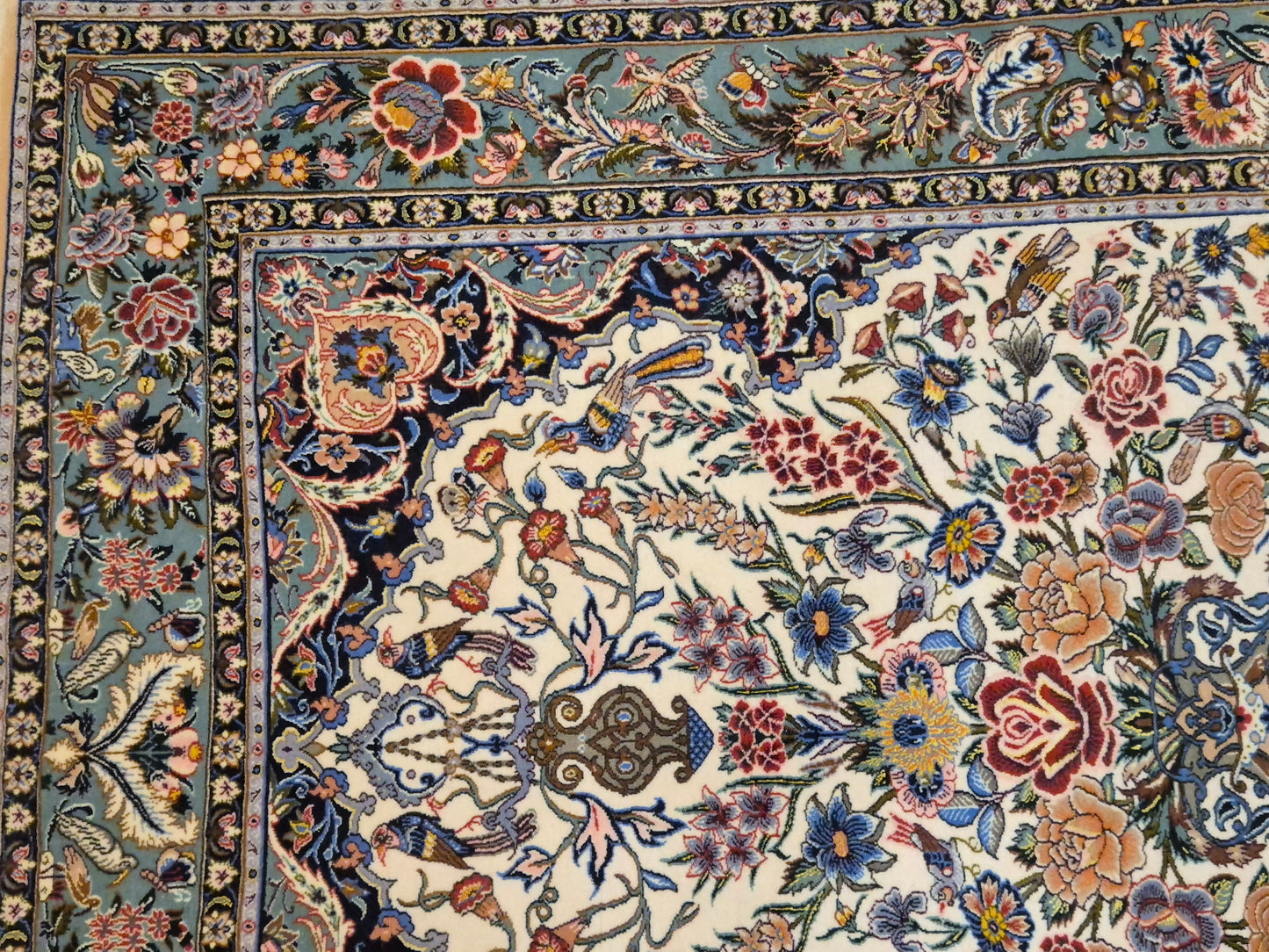 Isfahan Teppich Korkwolle Seide florales Medaillon feine Knüpfung