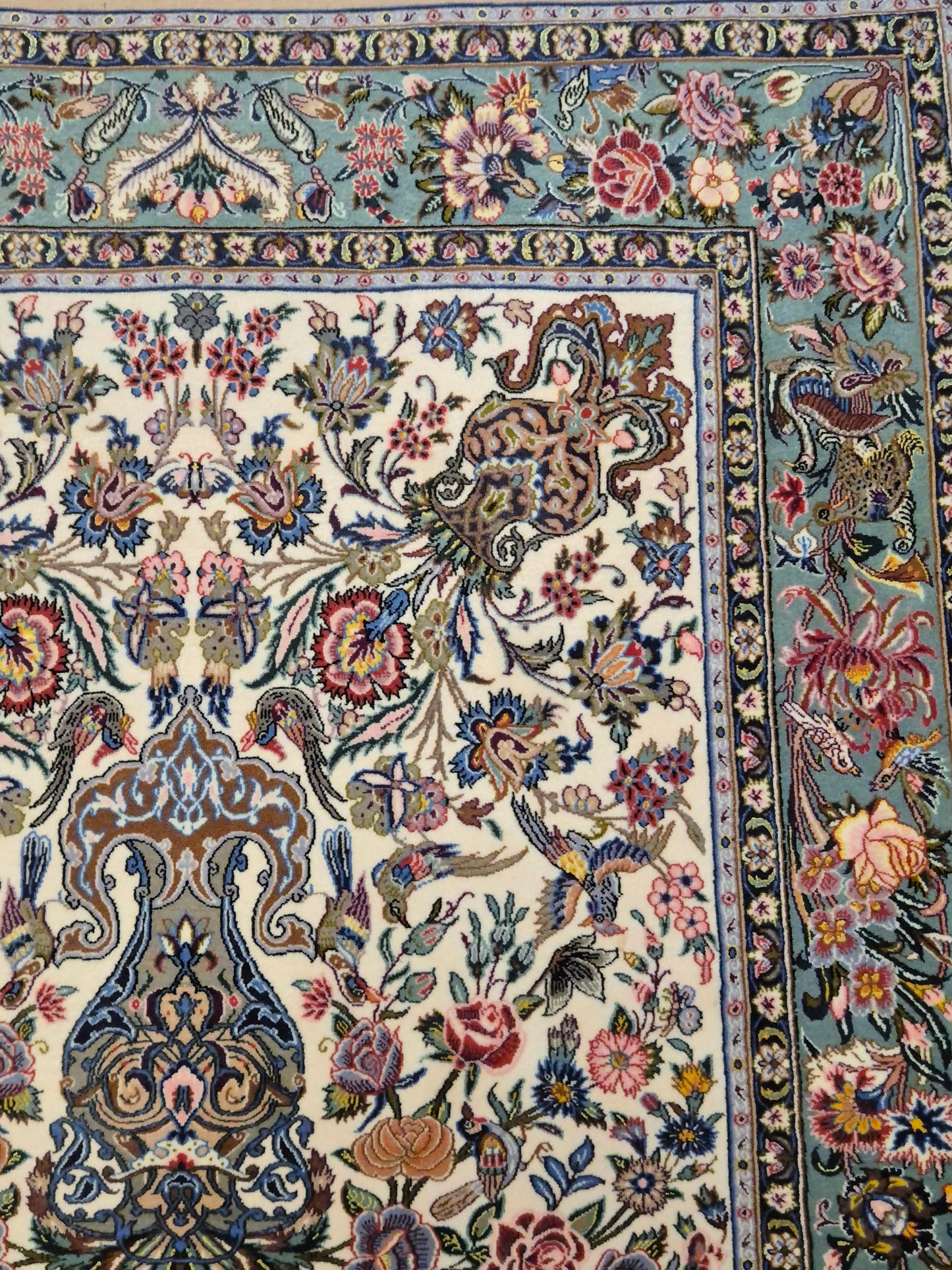 Isfahan Teppich Korkwolle Seide florales Medaillon feine Knüpfung