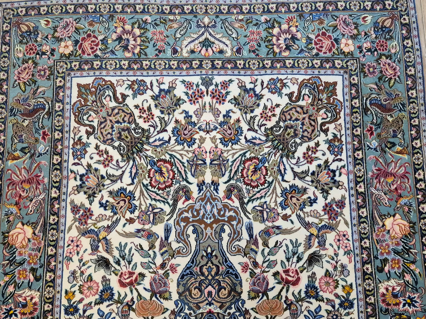 Isfahan Teppich Korkwolle Seide florales Medaillon feine Knüpfung