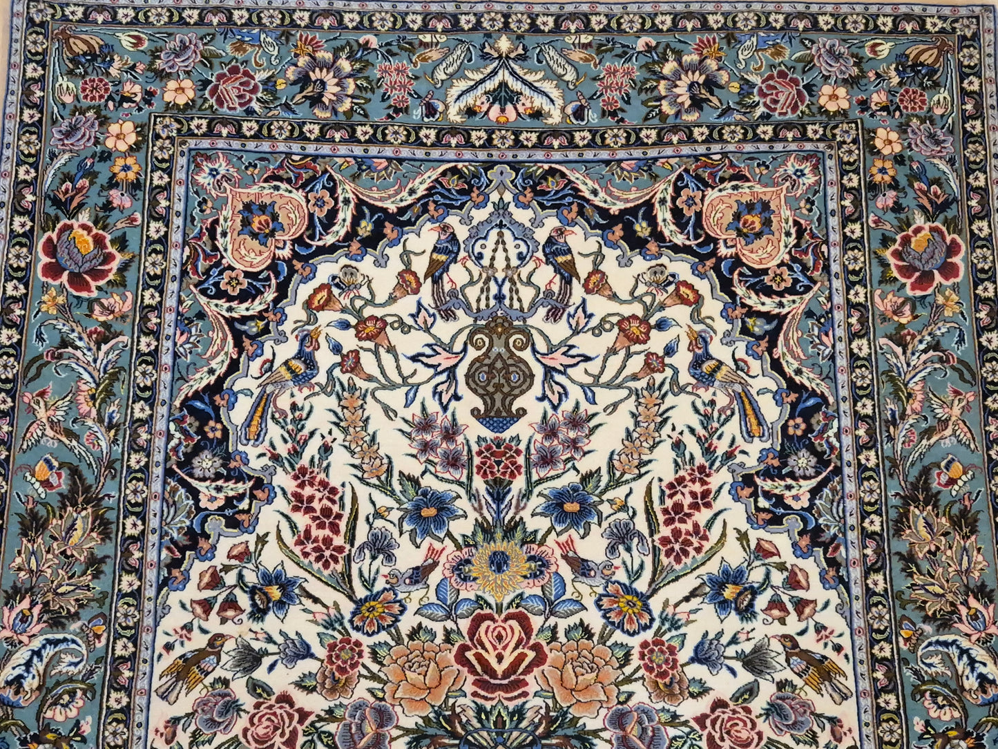 Isfahan Teppich Korkwolle Seide florales Medaillon feine Knüpfung