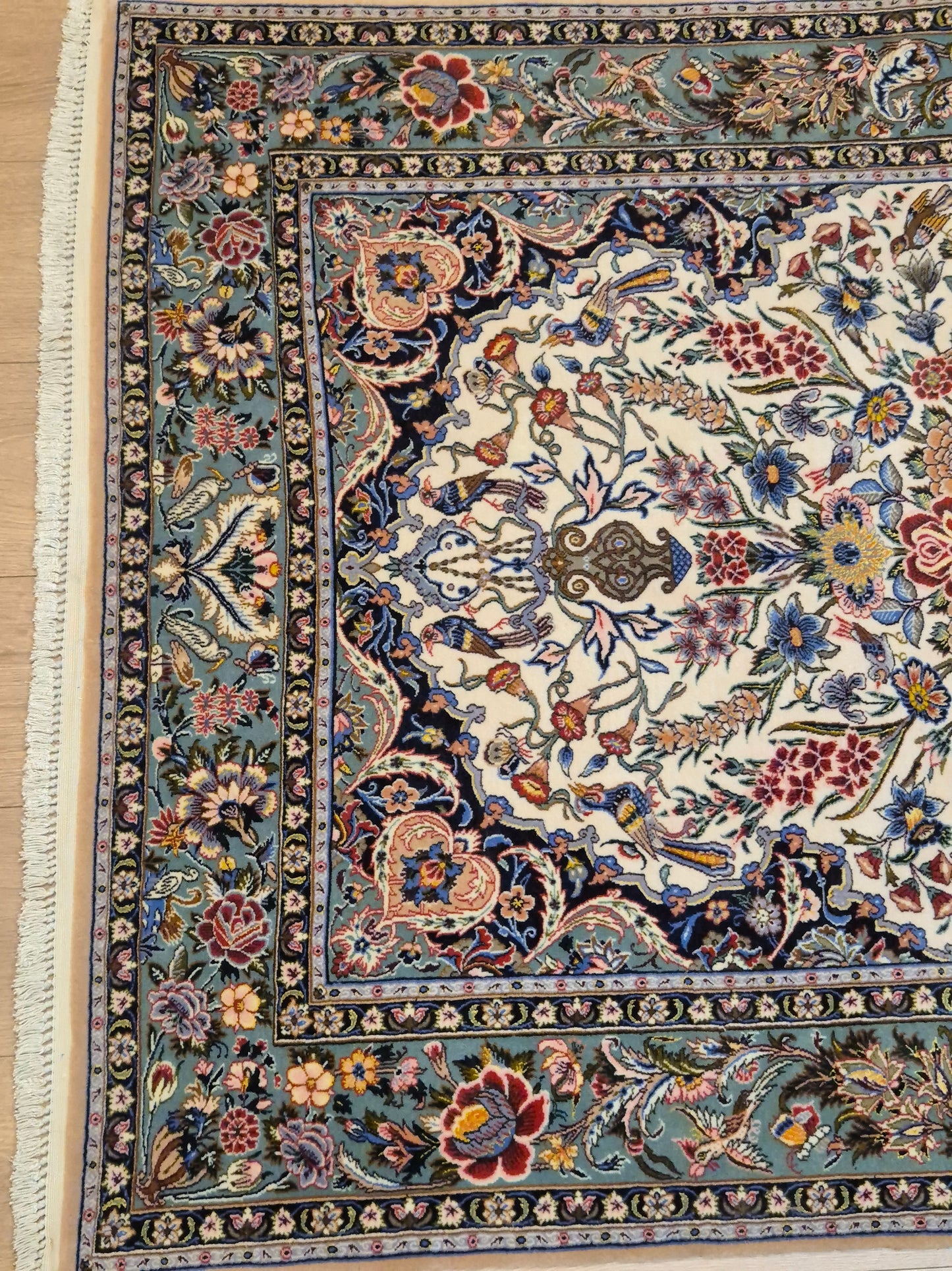 Isfahan Teppich Korkwolle Seide florales Medaillon feine Knüpfung