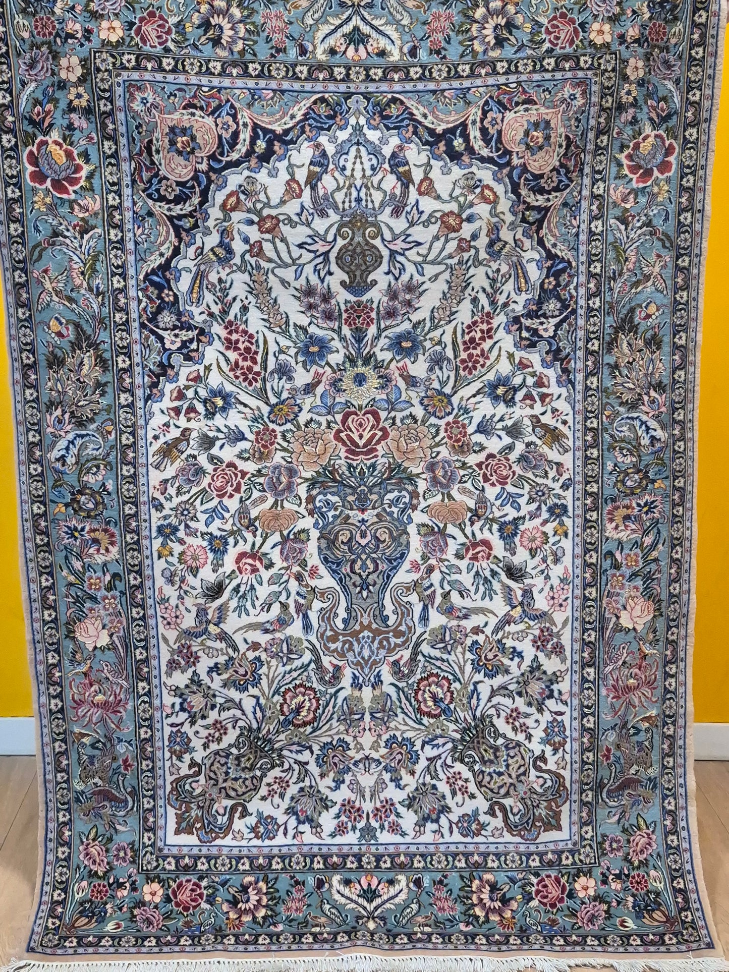 Isfahan Teppich Korkwolle Seide florales Medaillon feine Knüpfung