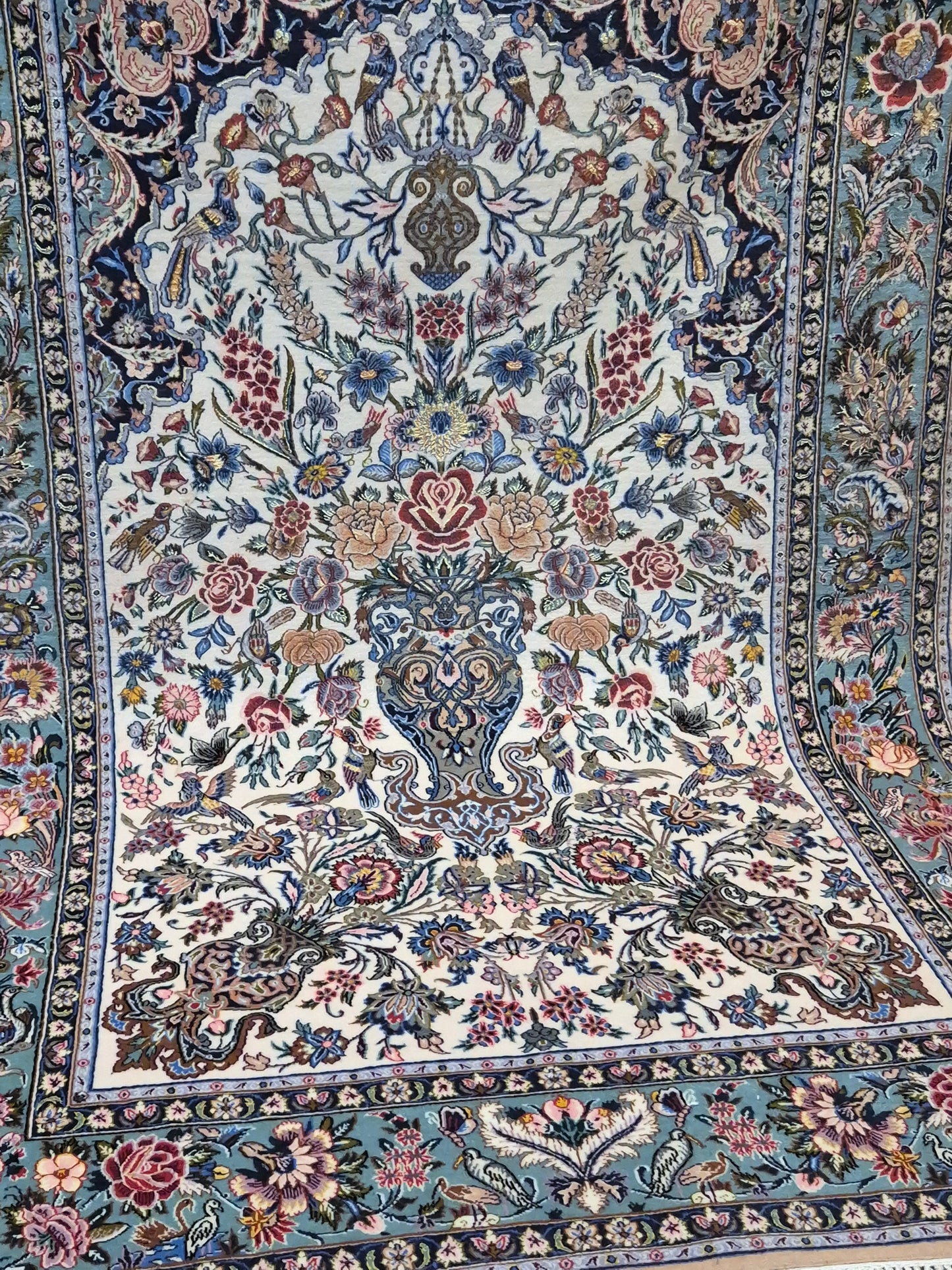 Isfahan Teppich Korkwolle Seide florales Medaillon feine Knüpfung