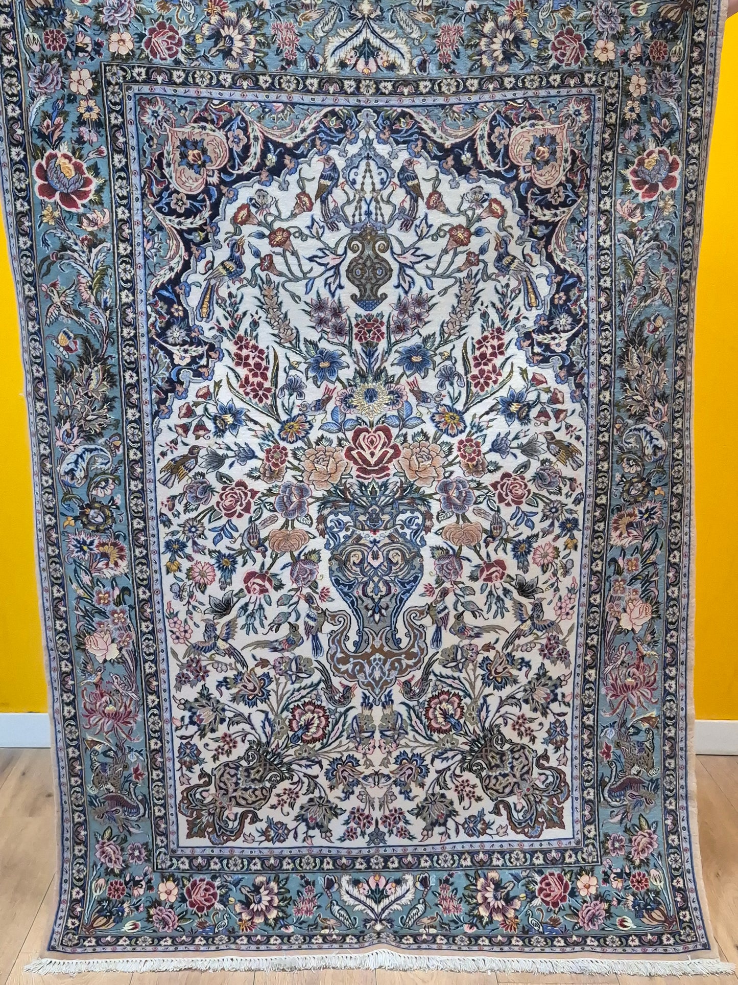 Isfahan Teppich Korkwolle Seide florales Medaillon feine Knüpfung