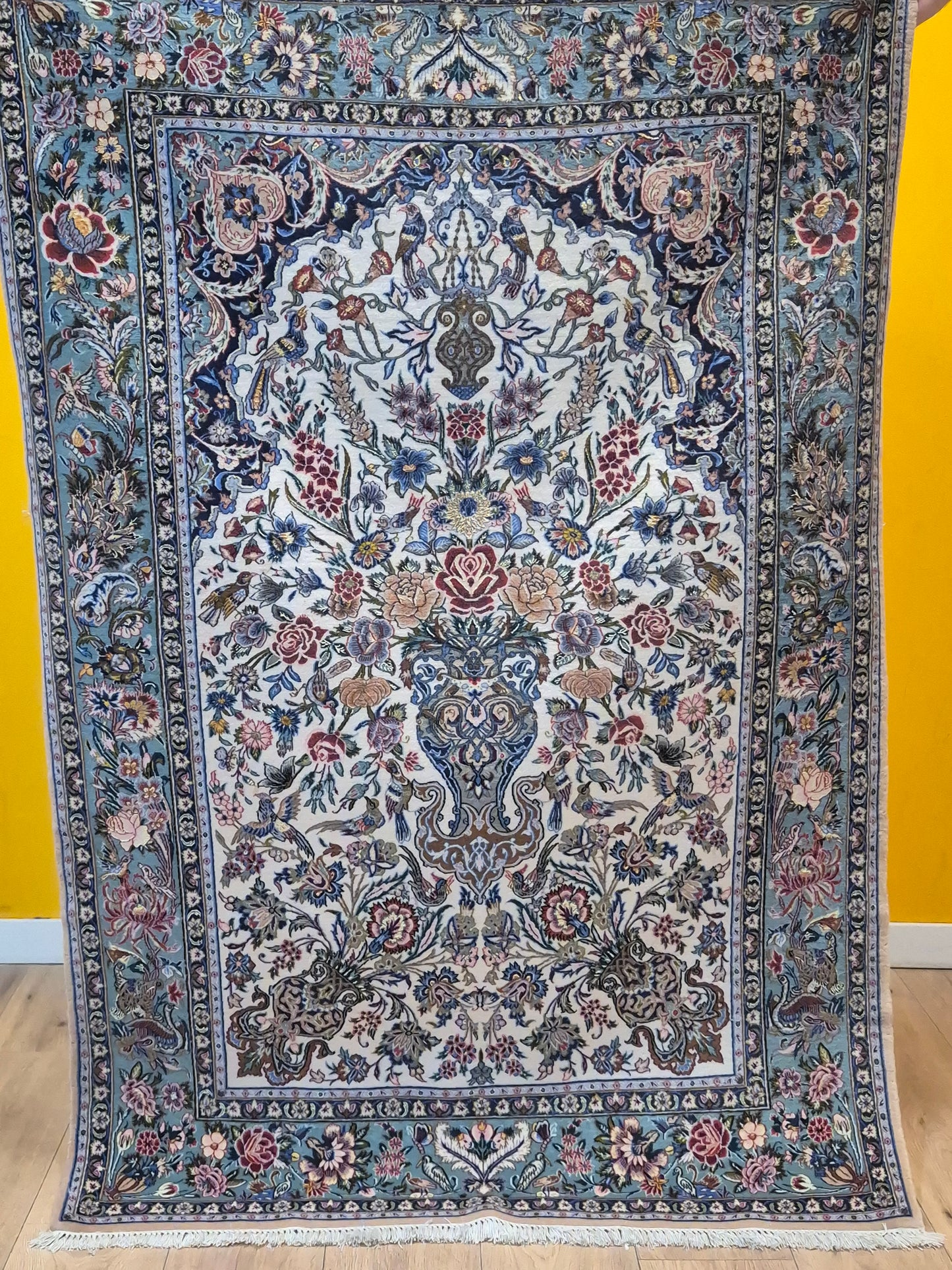 Isfahan Teppich Korkwolle Seide florales Medaillon feine Knüpfung