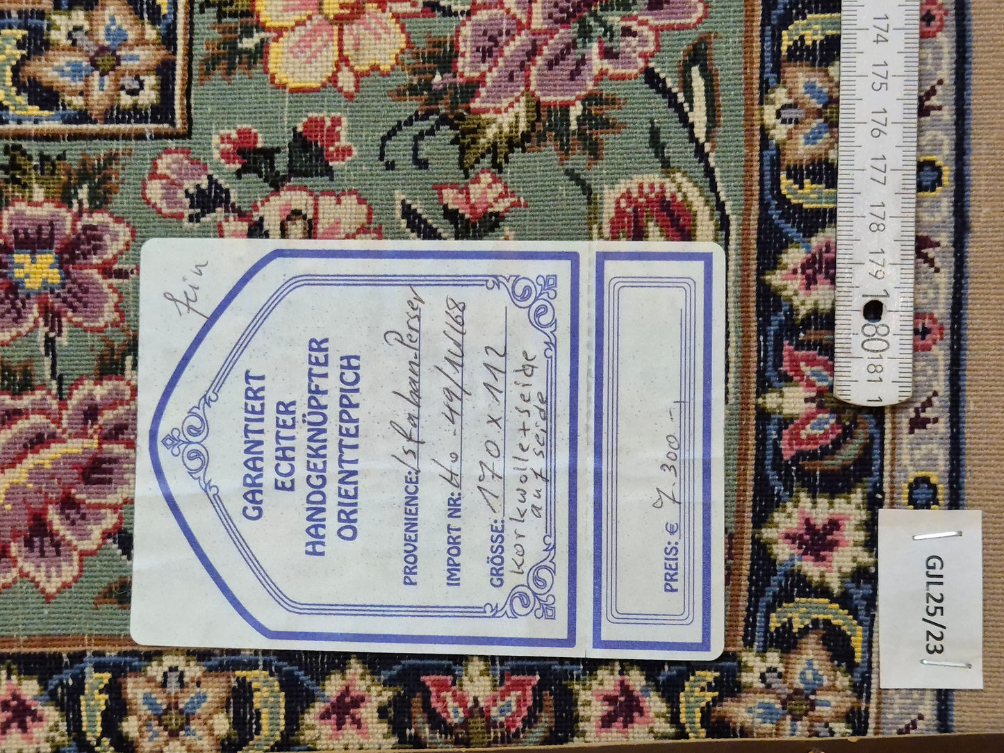 Isfahan Teppich Korkwolle Seide florales Medaillon feine Knüpfung