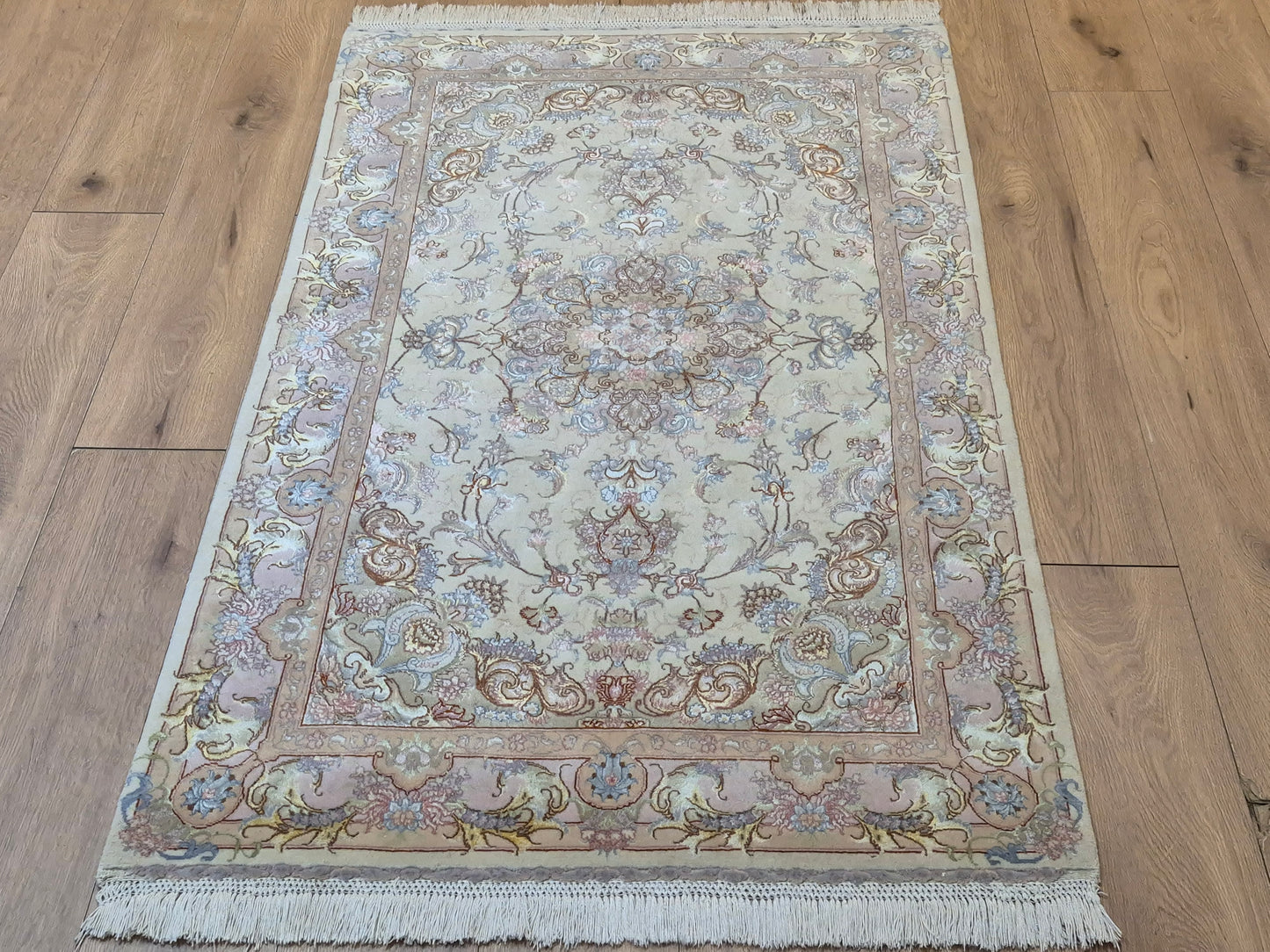 Täbriz Teppich Korkwolle Seide auf Seide feine Pastellfarben