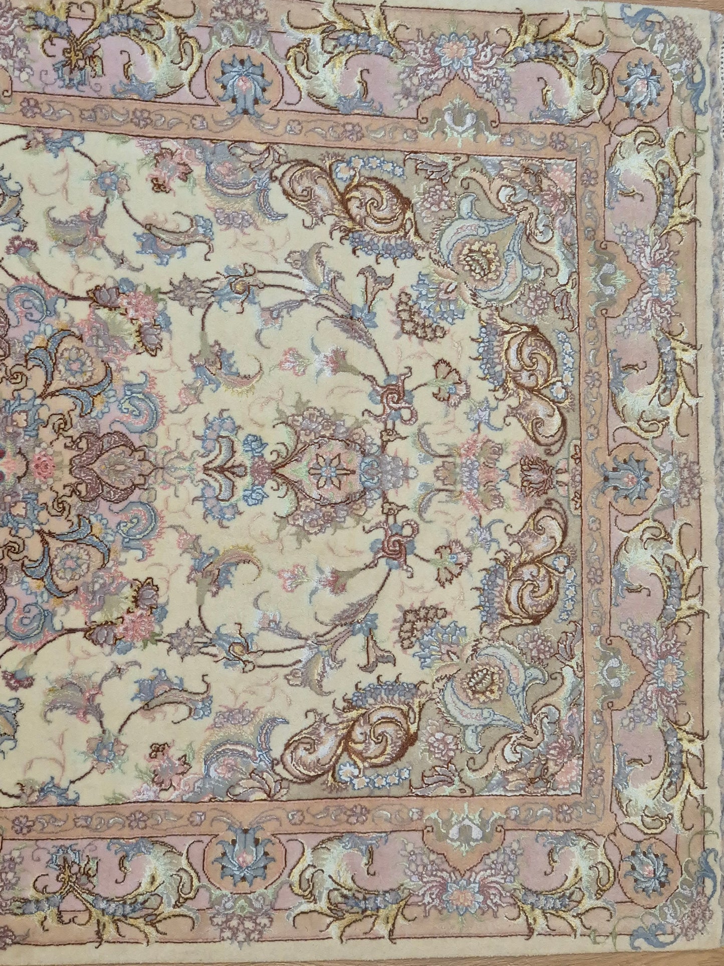 Täbriz Teppich Korkwolle Seide auf Seide feine Pastellfarben