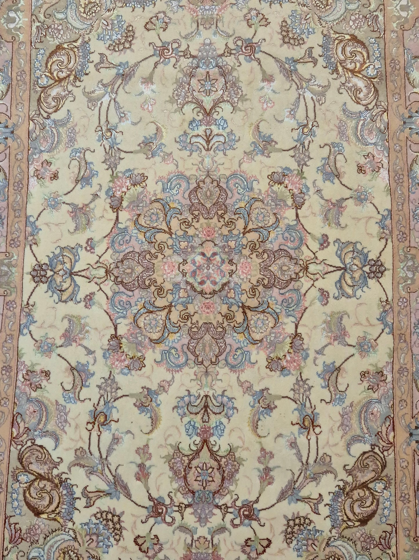 Täbriz Teppich Korkwolle Seide auf Seide feine Pastellfarben