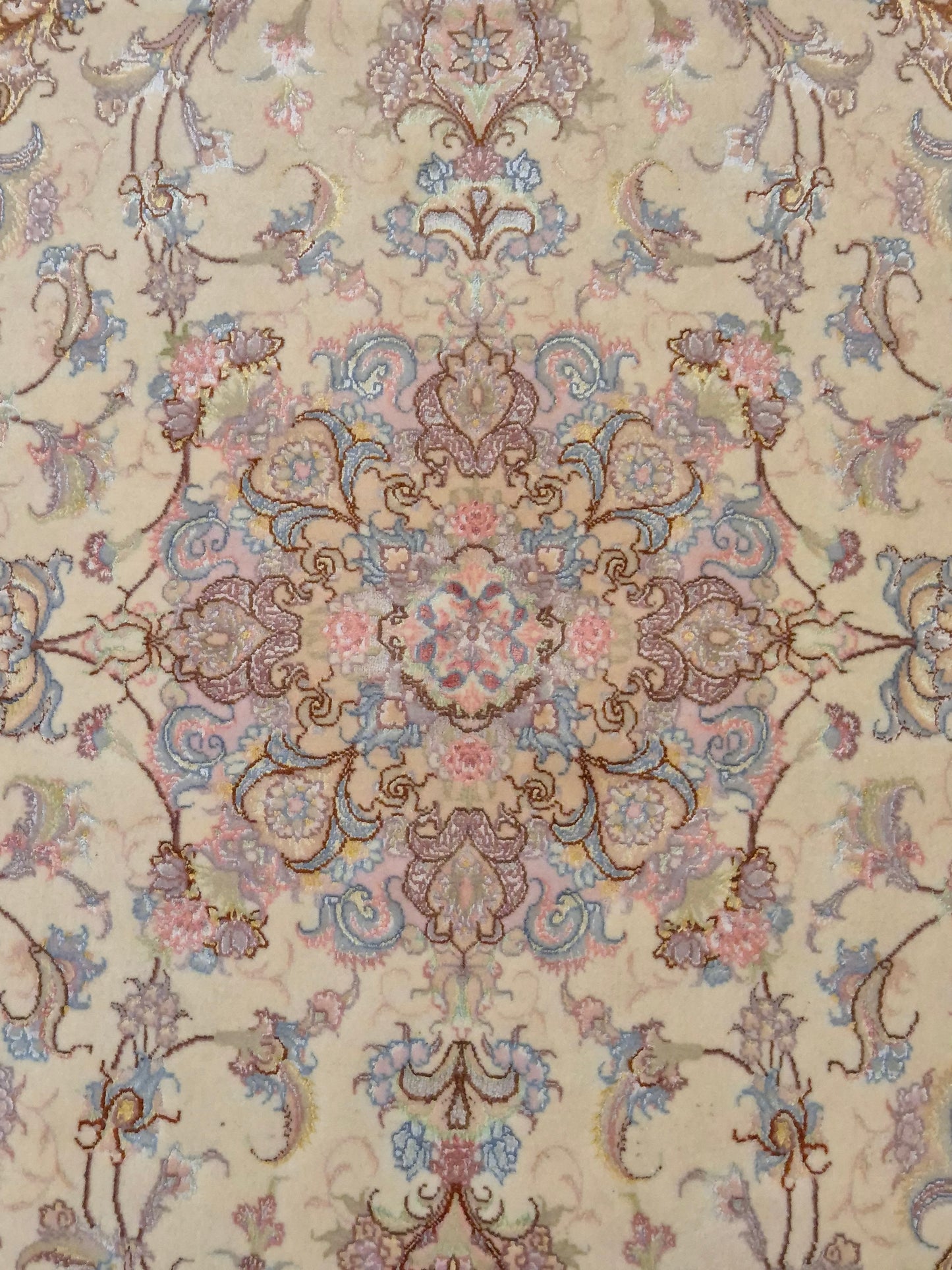 Täbriz Teppich Korkwolle Seide auf Seide feine Pastellfarben