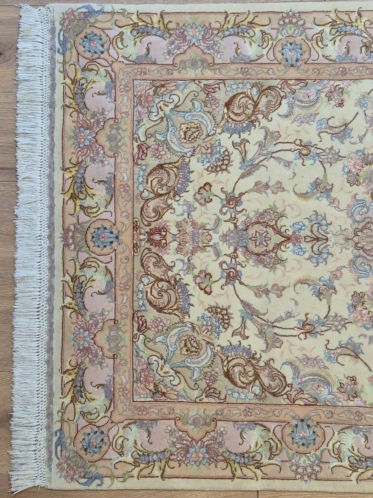 Täbriz Teppich Korkwolle Seide auf Seide feine Pastellfarben