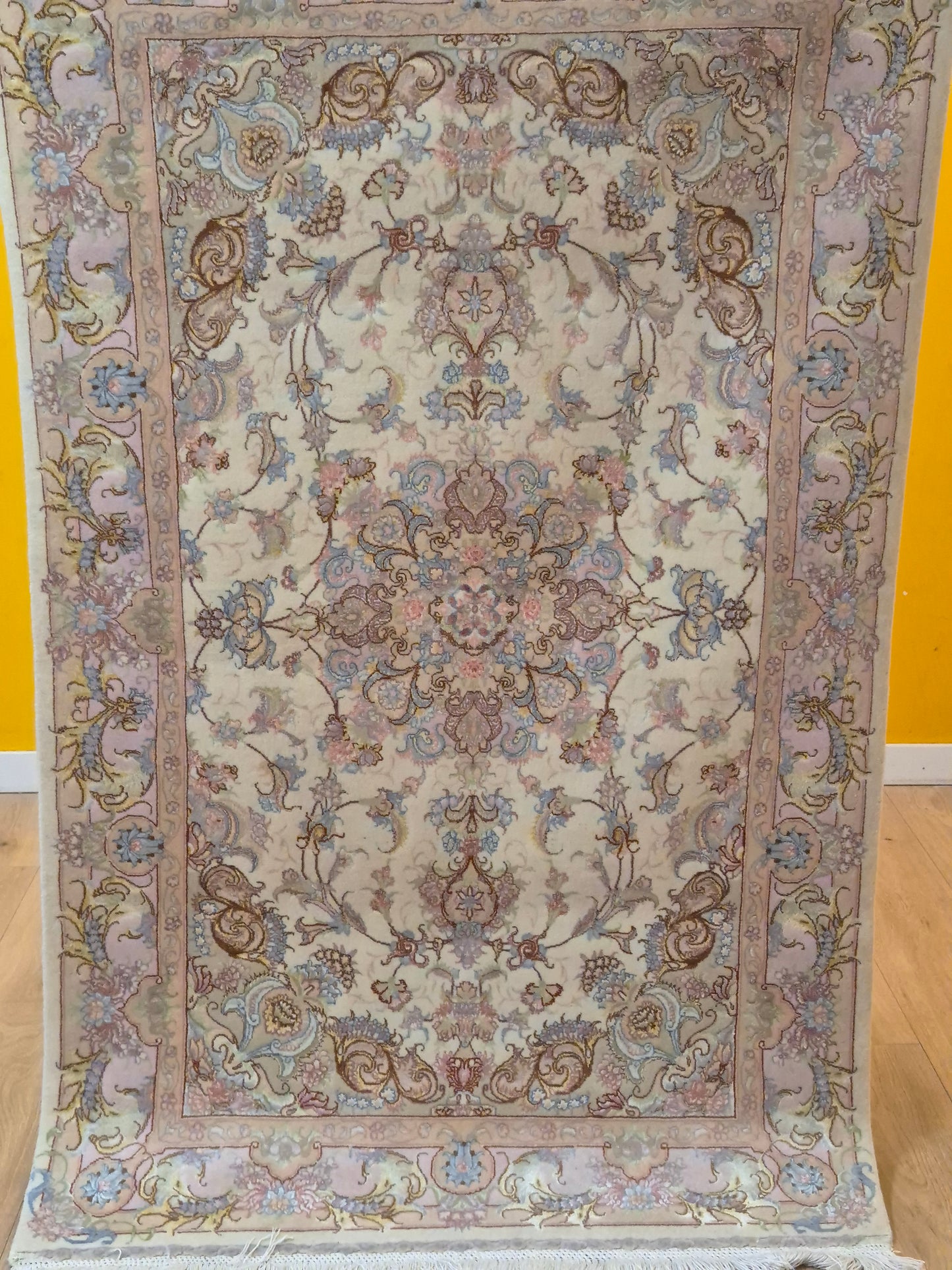 Täbriz Teppich Korkwolle Seide auf Seide feine Pastellfarben