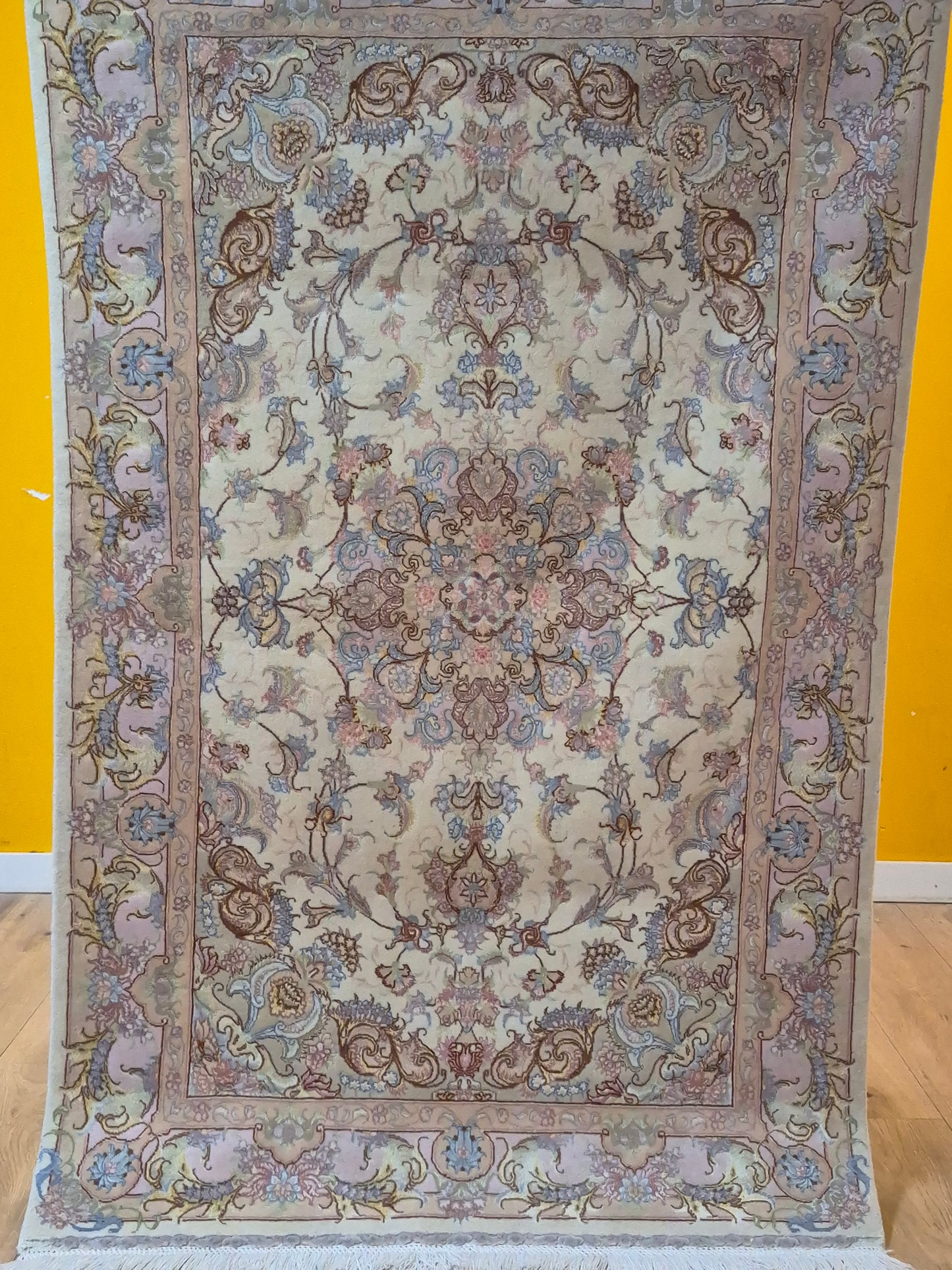 Täbriz Teppich Korkwolle Seide auf Seide feine Pastellfarben