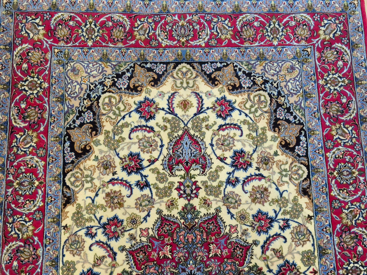 Isfahan Teppich Korkwolle Seide auf Seide Medaillon feine Knüpfung