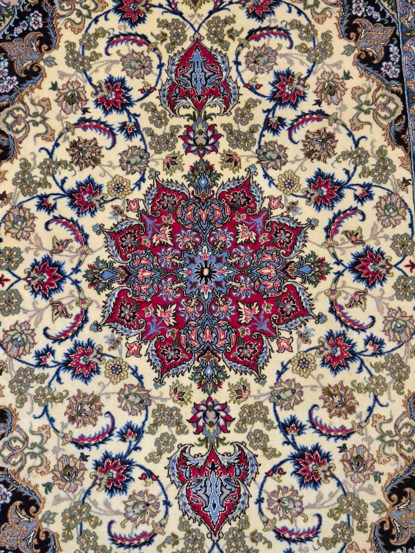 Isfahan Teppich Korkwolle Seide auf Seide Medaillon feine Knüpfung