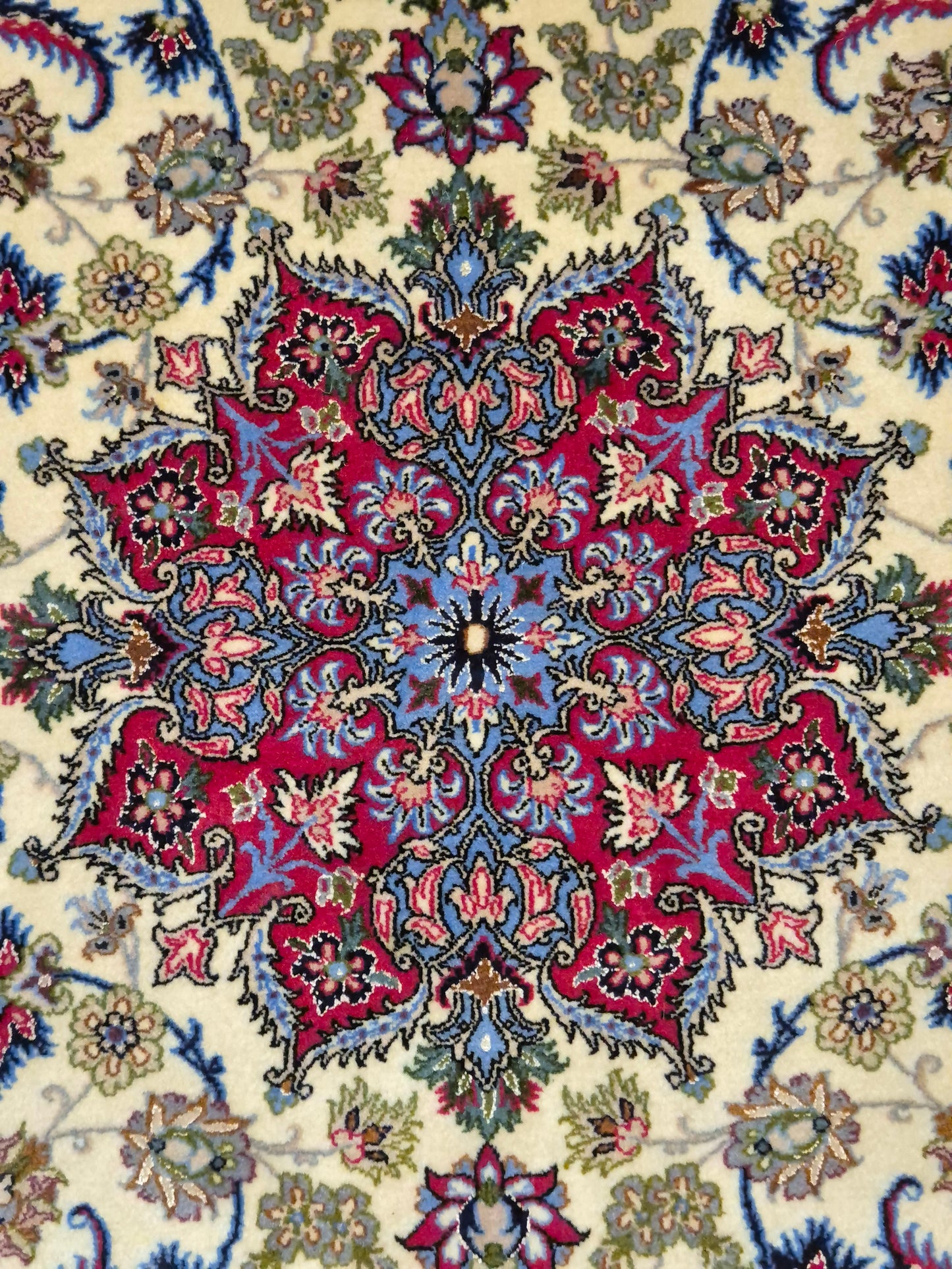 Isfahan Teppich Korkwolle Seide auf Seide Medaillon feine Knüpfung