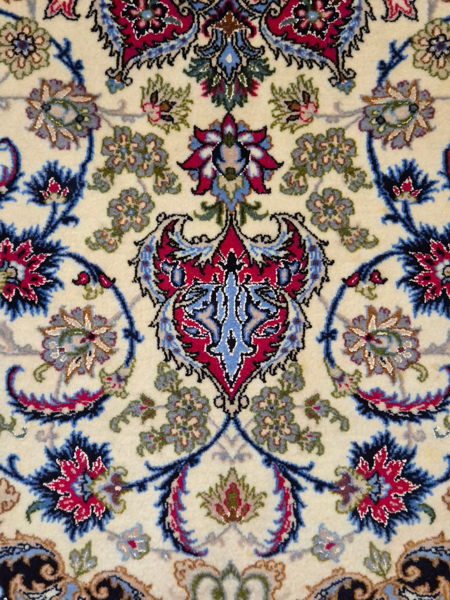 Isfahan Teppich Korkwolle Seide auf Seide Medaillon feine Knüpfung