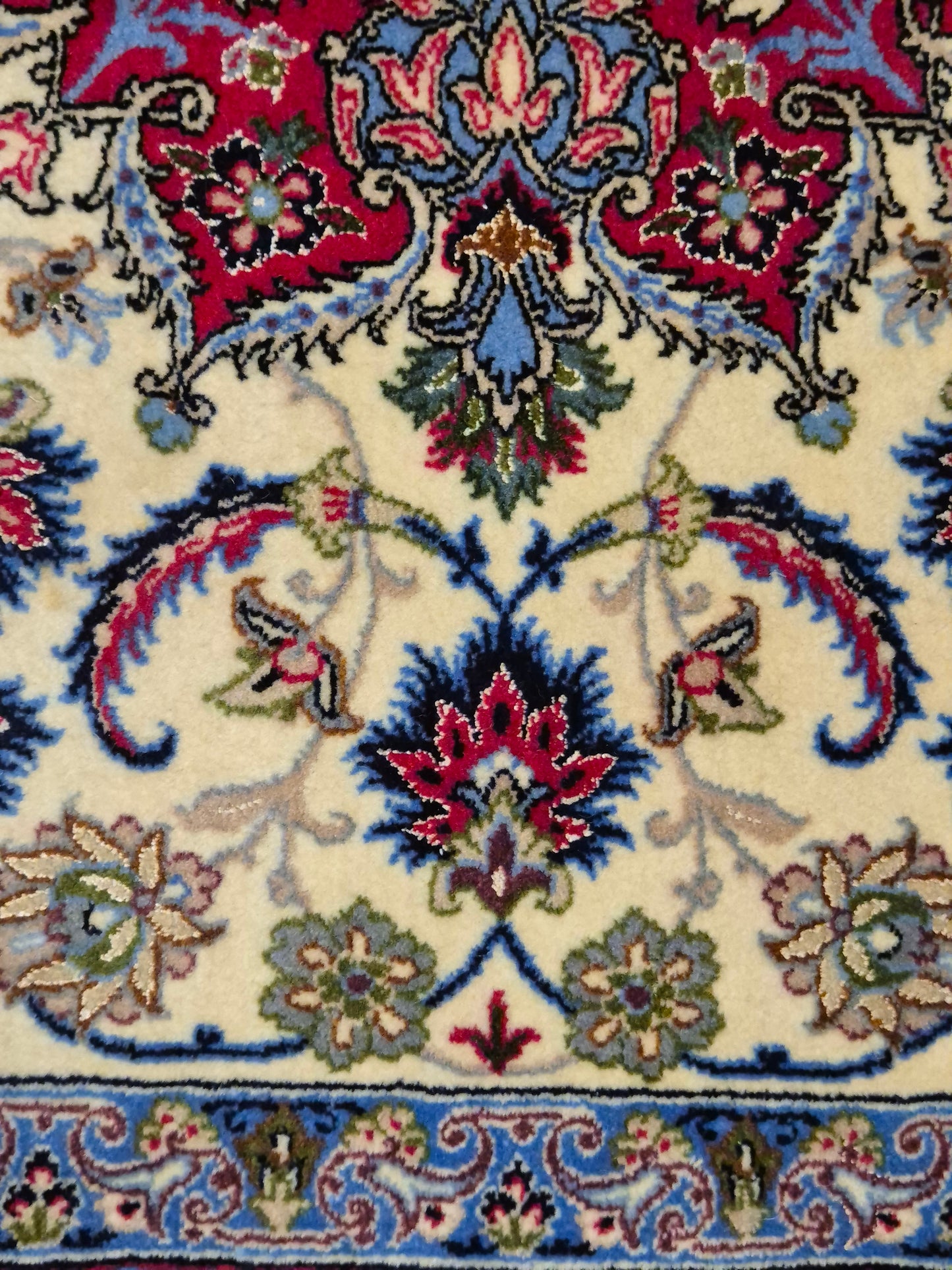 Isfahan Teppich Korkwolle Seide auf Seide Medaillon feine Knüpfung