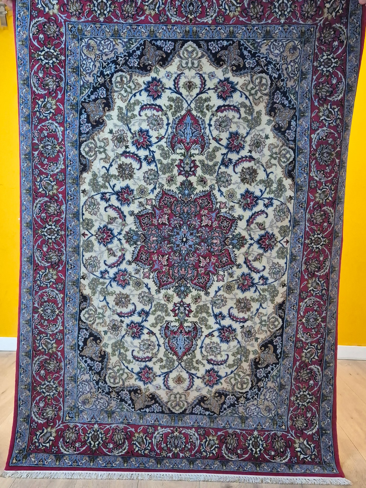 Isfahan Teppich Korkwolle Seide auf Seide Medaillon feine Knüpfung