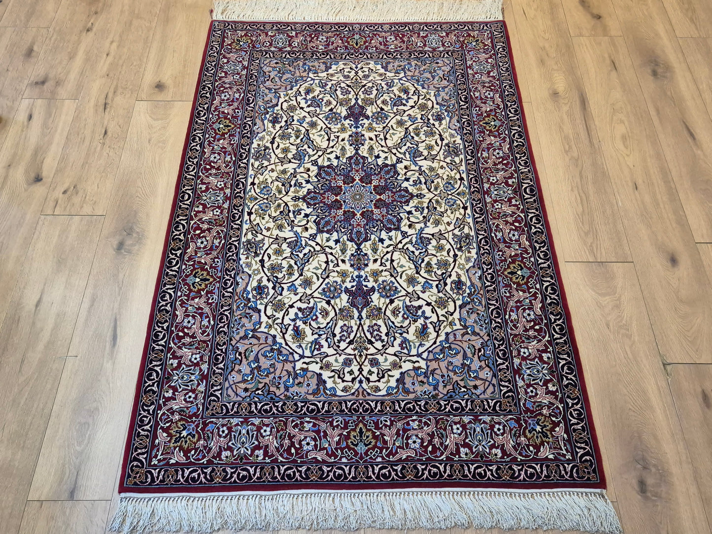 Isfahan Teppich Korkwolle mit Seide Medaillon feine Knüpfung