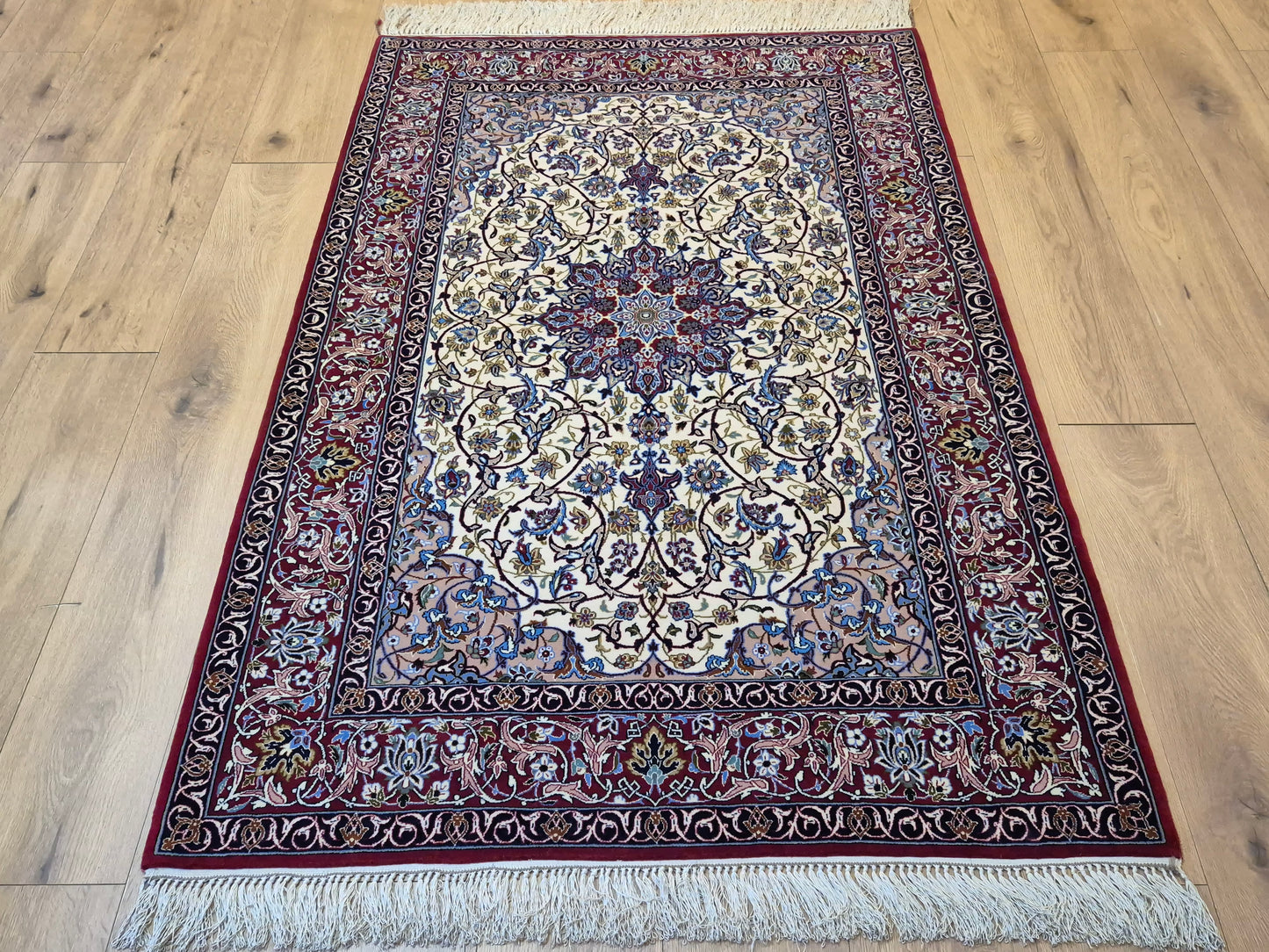 Isfahan Teppich Korkwolle mit Seide Medaillon feine Knüpfung