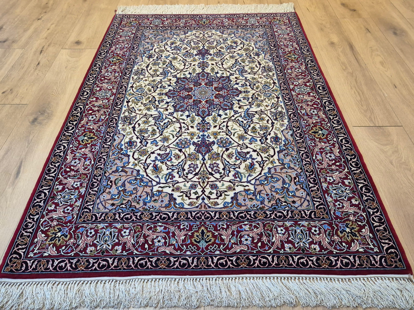 Isfahan Teppich Korkwolle mit Seide Medaillon feine Knüpfung