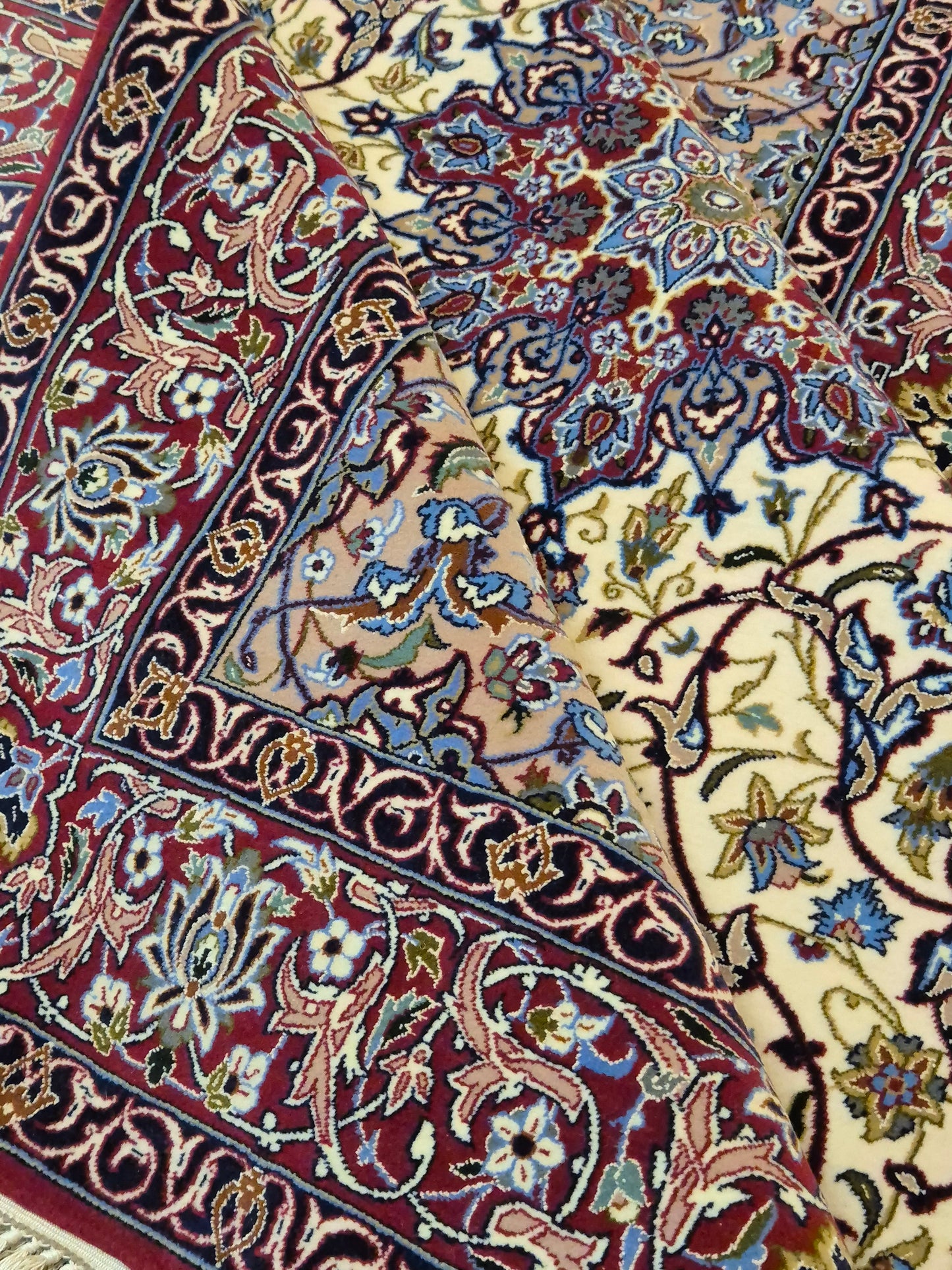 Isfahan Teppich Korkwolle mit Seide Medaillon feine Knüpfung