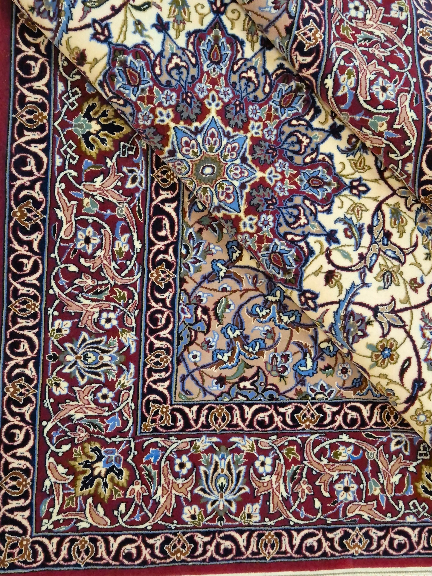 Isfahan Teppich Korkwolle mit Seide Medaillon feine Knüpfung