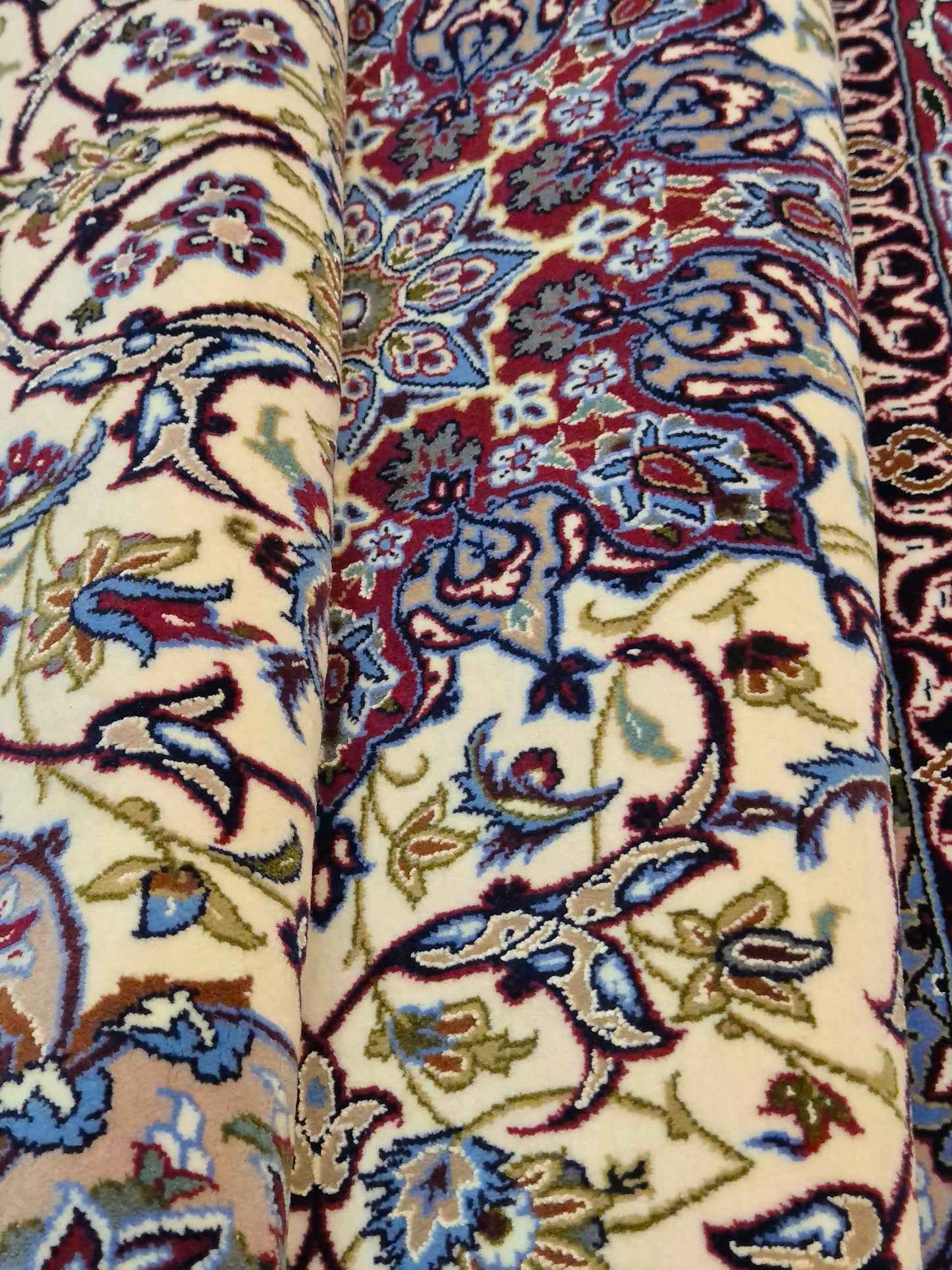 Isfahan Teppich Korkwolle mit Seide Medaillon feine Knüpfung