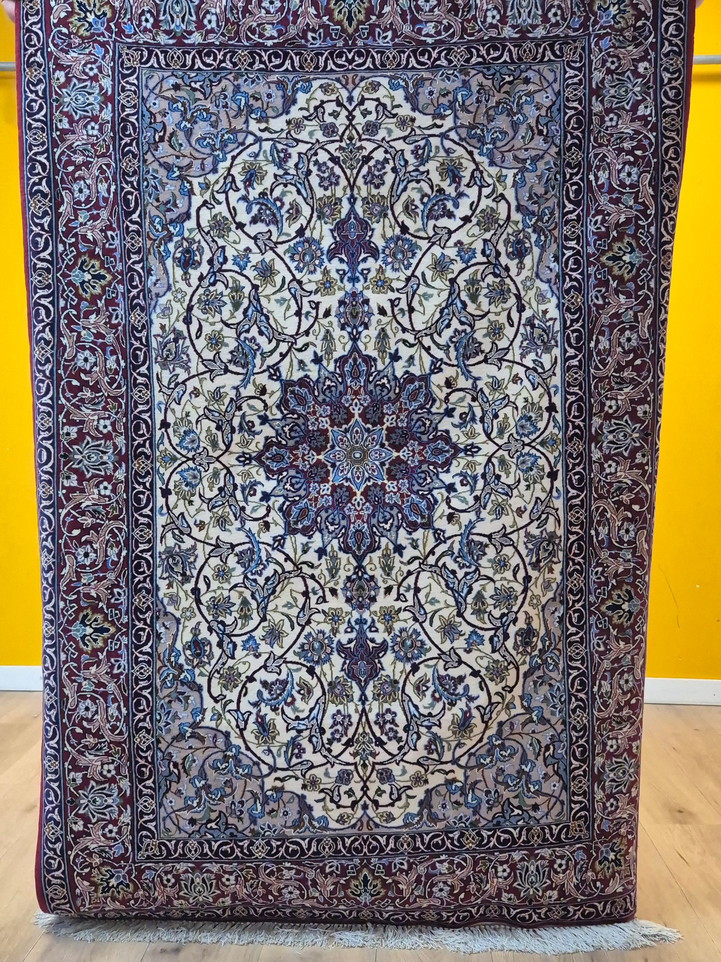 Isfahan Teppich Korkwolle mit Seide Medaillon feine Knüpfung