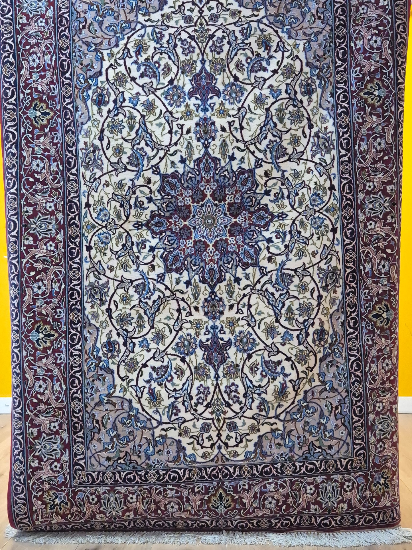 Isfahan Teppich Korkwolle mit Seide Medaillon feine Knüpfung