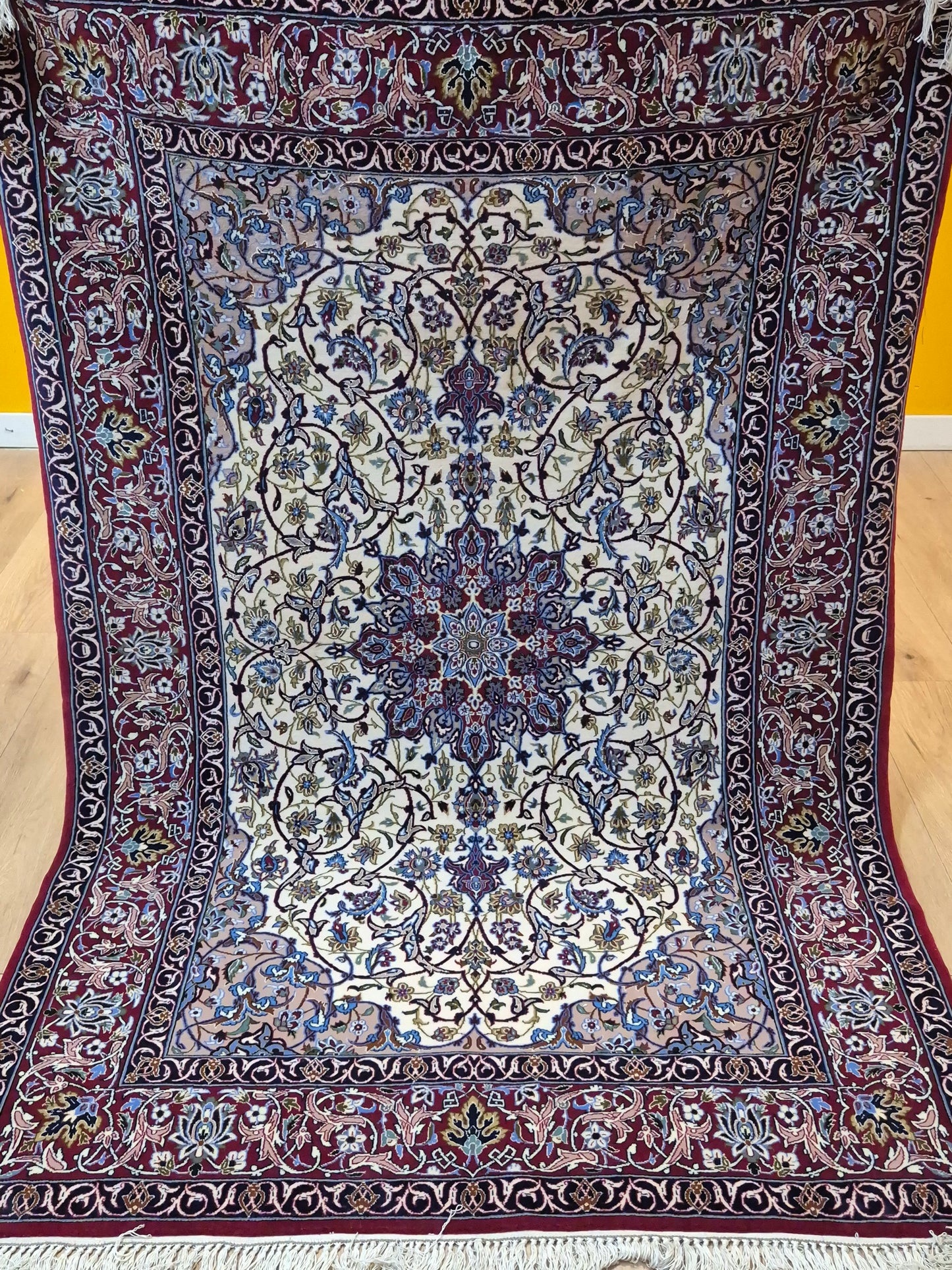 Isfahan Teppich Korkwolle mit Seide Medaillon feine Knüpfung