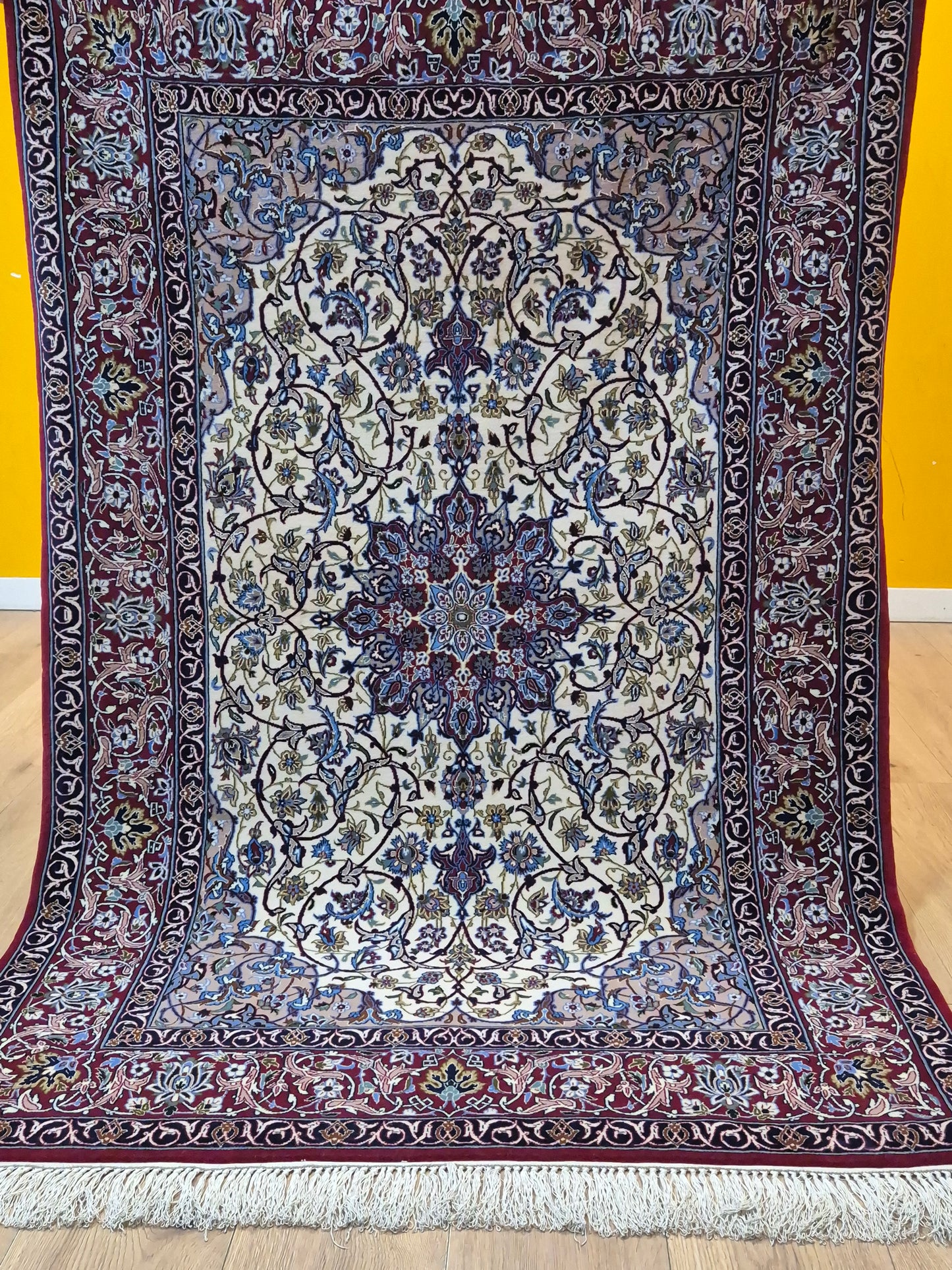 Isfahan Teppich Korkwolle mit Seide Medaillon feine Knüpfung